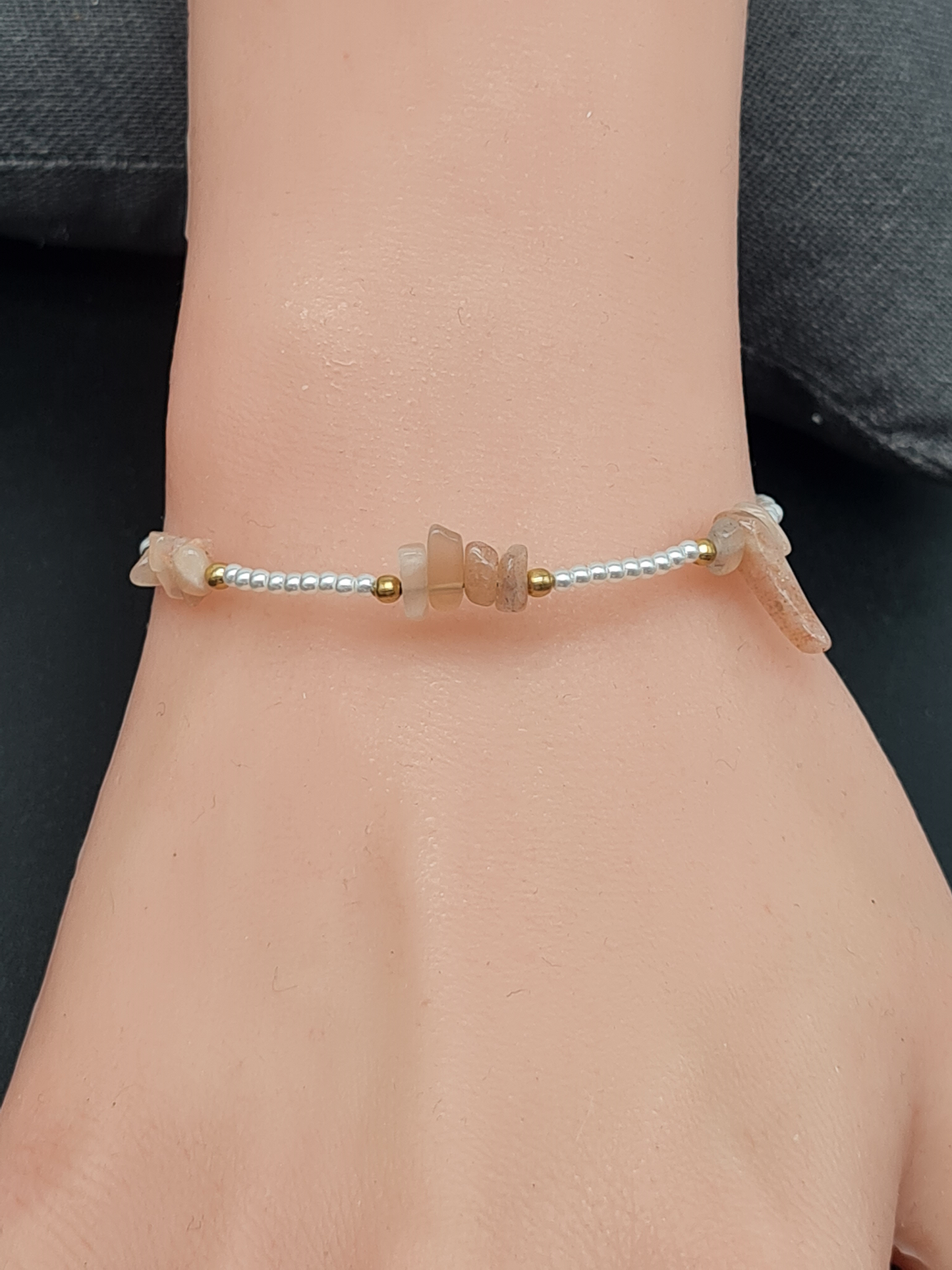 Michelle Bijou Leichtes Armband mit Natursteinenchen in verschiedene Farben