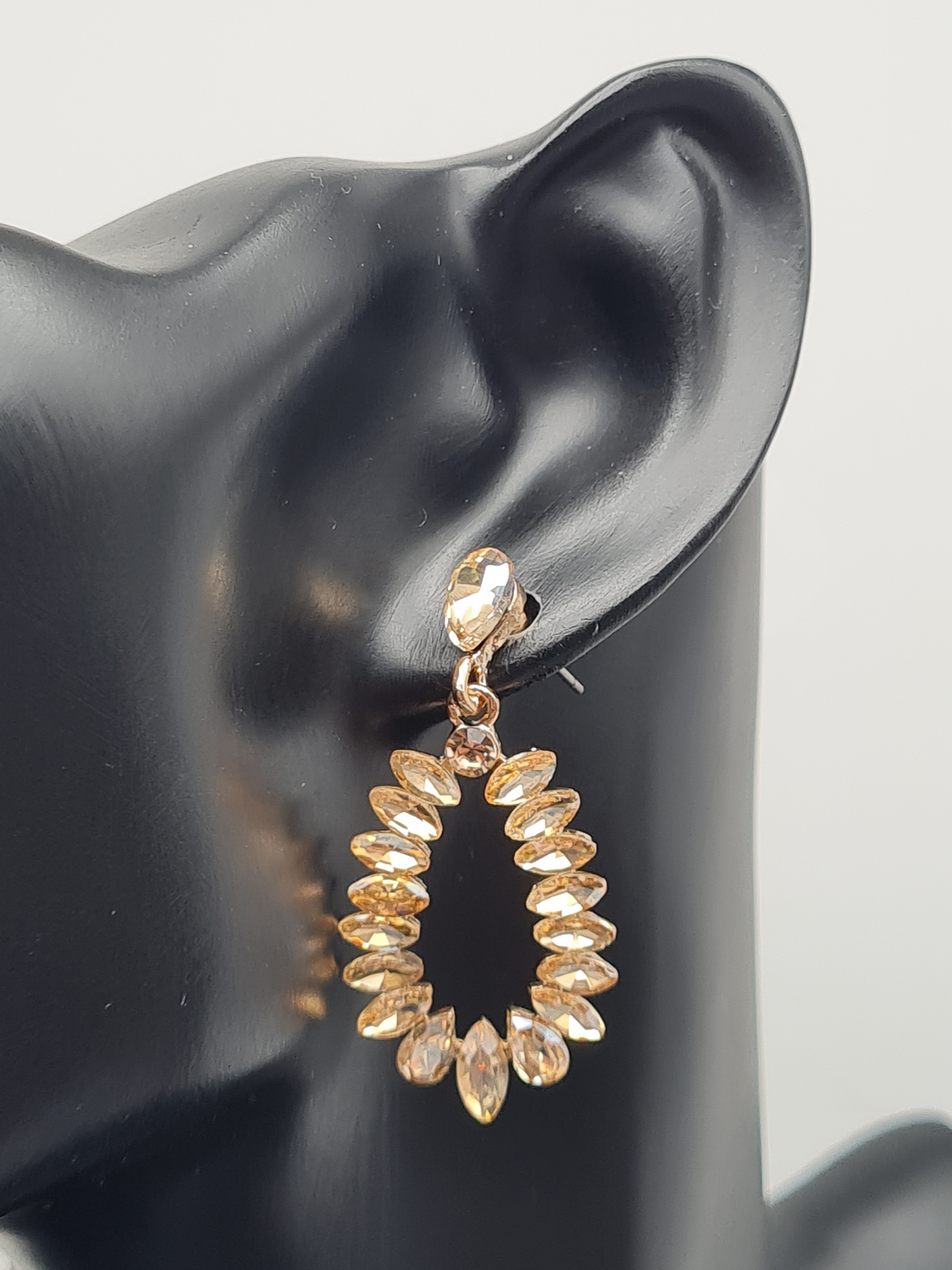 Sweet7 Ohrringe, Orhhänger in tropfenform in verschiedene Farben , Cat-Eye Stones