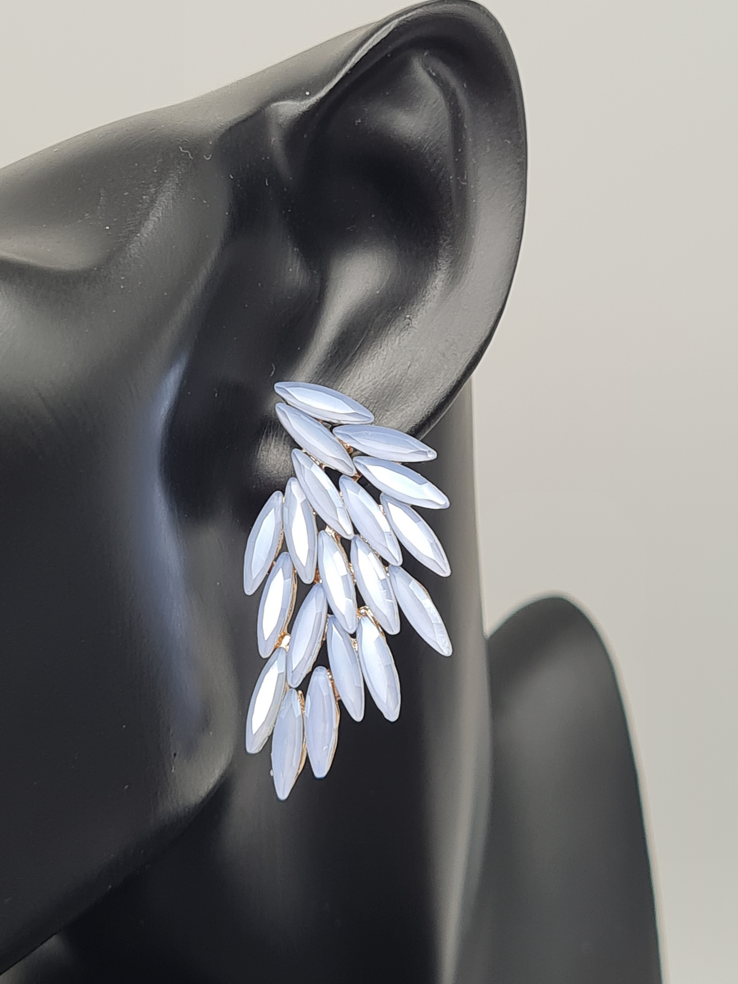 Sweet7 Ohrringe, Ohrhänger wie Flügel, besetzt mit Cat-Eye Stones