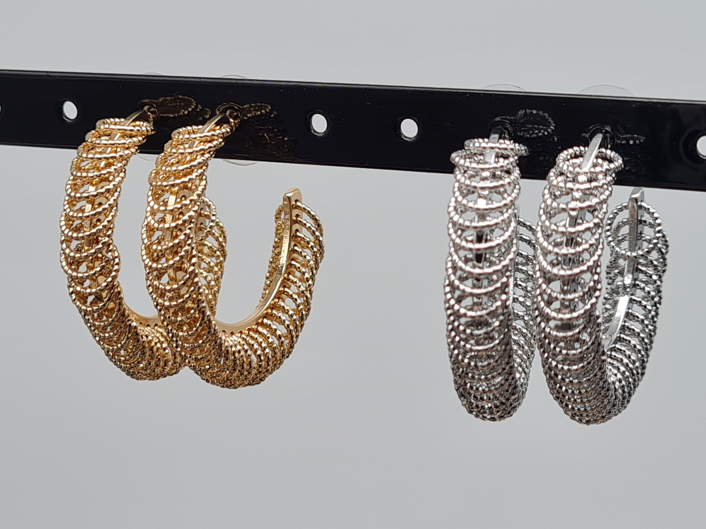 Sweet7 Ohrringe, Creolen mit beweglichen kleine Kreise in Gold- oder Silberfarben