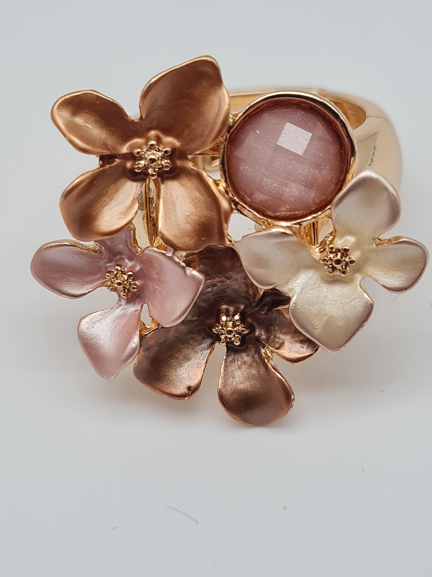 Amorino Ring, Elastischer Ring mit Emailliertem Volant, Kupferblumen