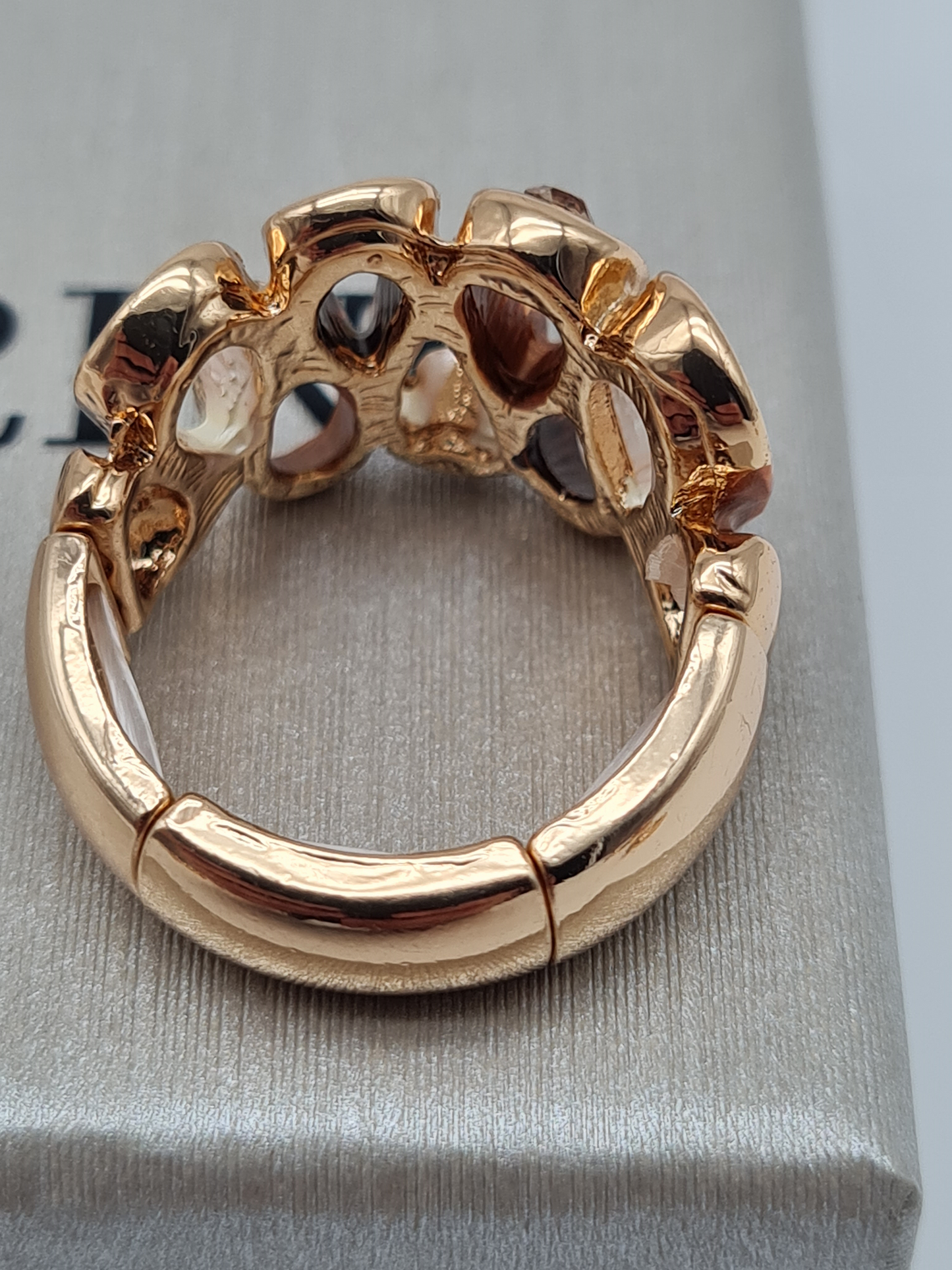 Amorino Ring, Elastischer Ring mit Emailliertem Volant, Zigzag Blau und Braun