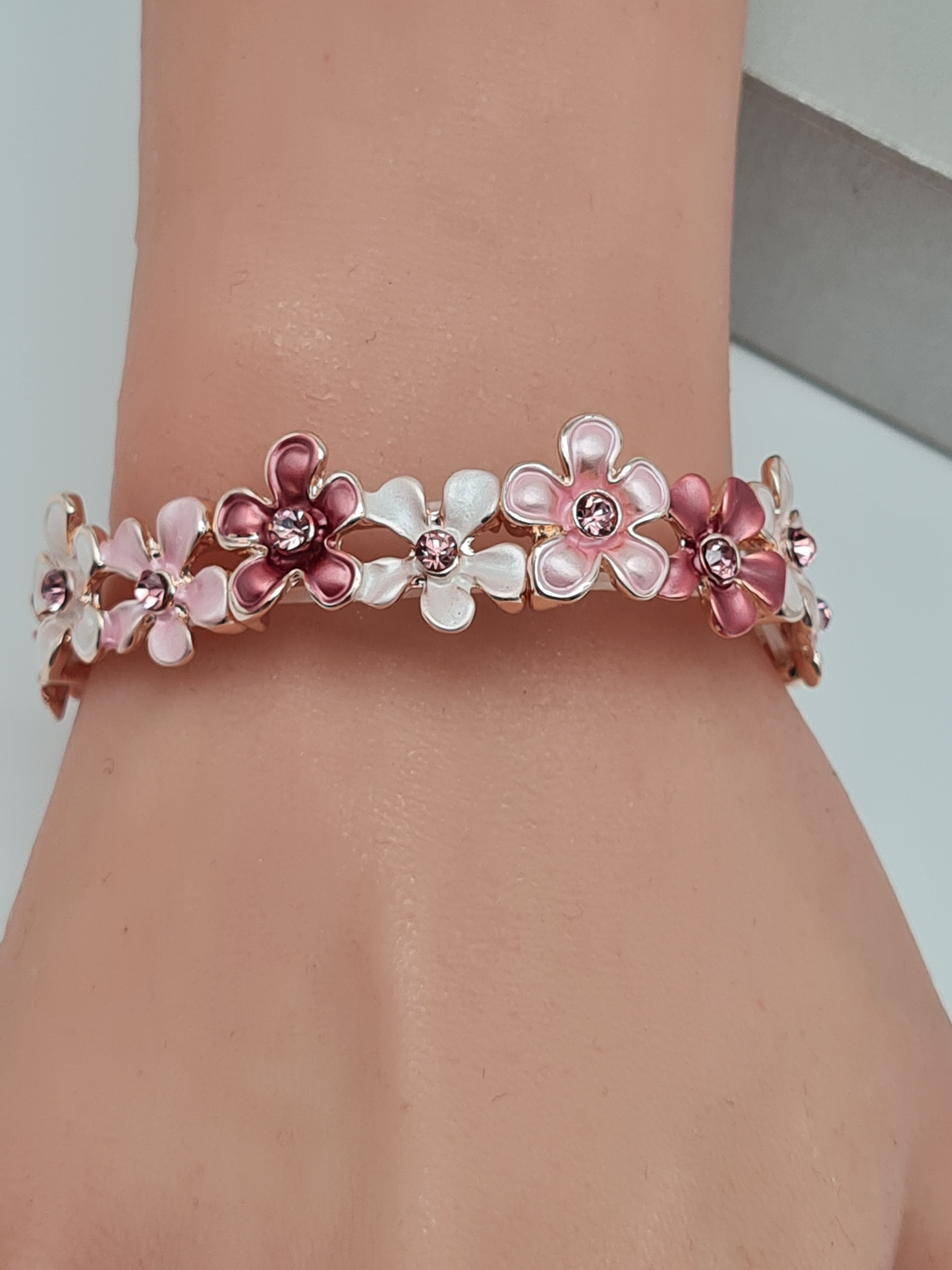 Amorino Armband, Elastisches Armband blumenmotiv, Kaffeeflowers und Pink-Daisy´s