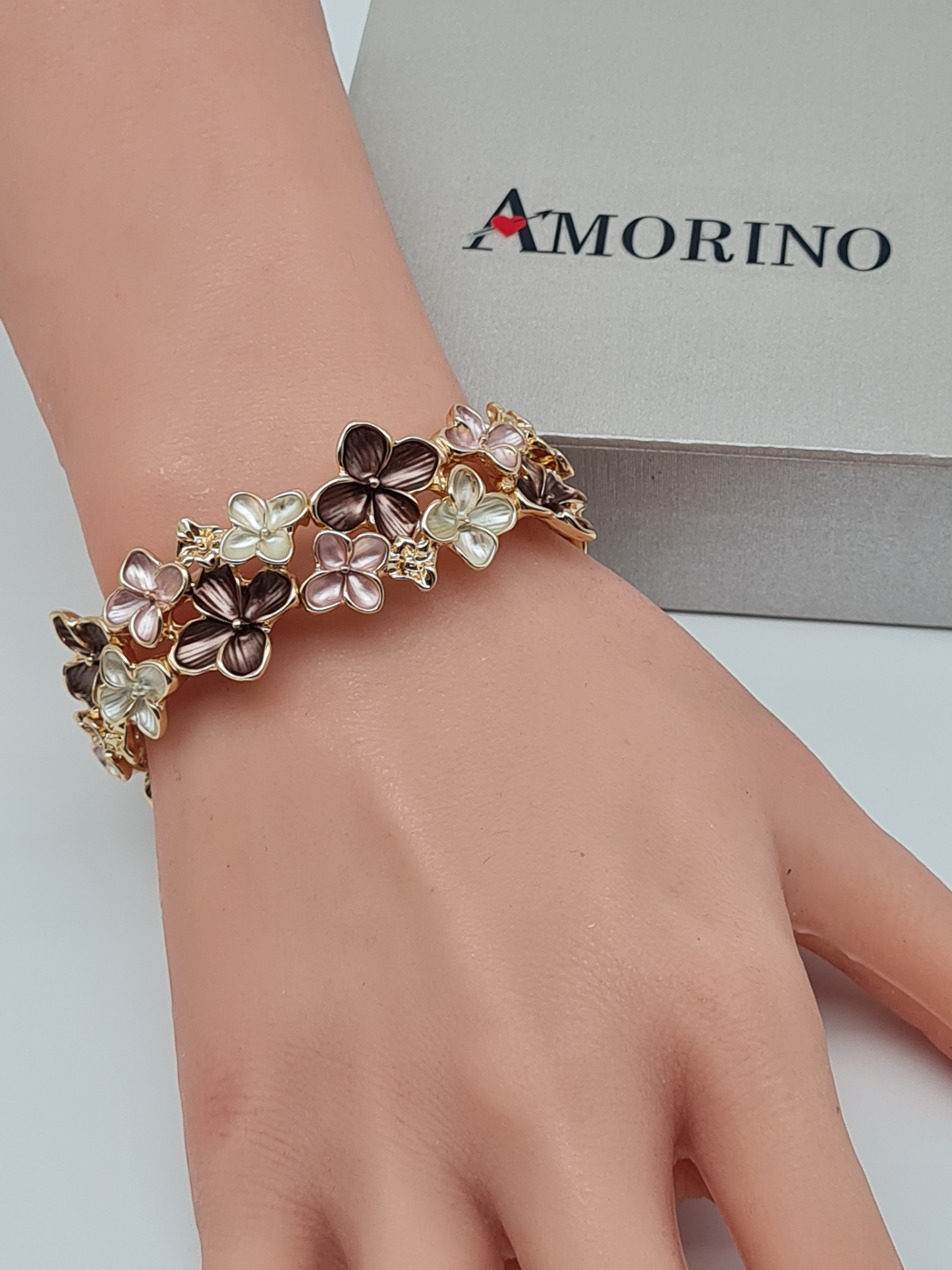 Amorino Armband, elastisch Blumenarmband, Kaffeebraun Beige und Lila