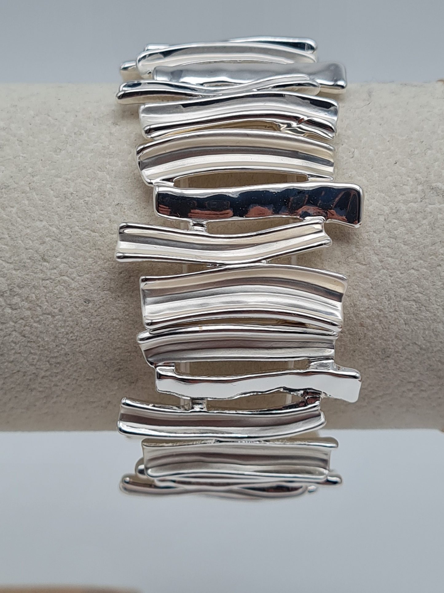 Amorino Armband, elastisch mit Silber- und Weiß-farbenen Elementen