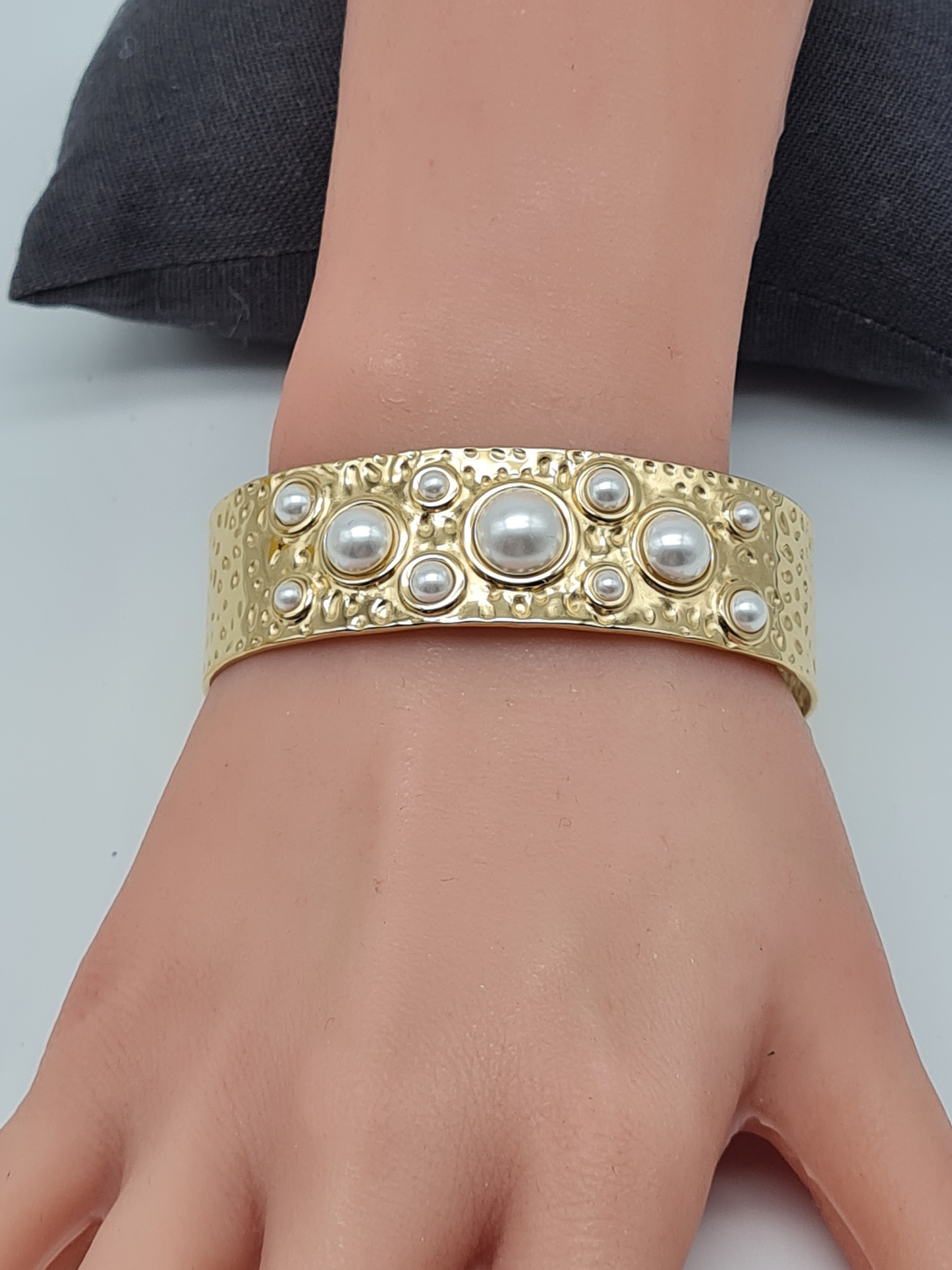 Cosmos Armreif Perlenarmreif aus vergoldetem und Silberfarbenen Edelstahl – Elegant