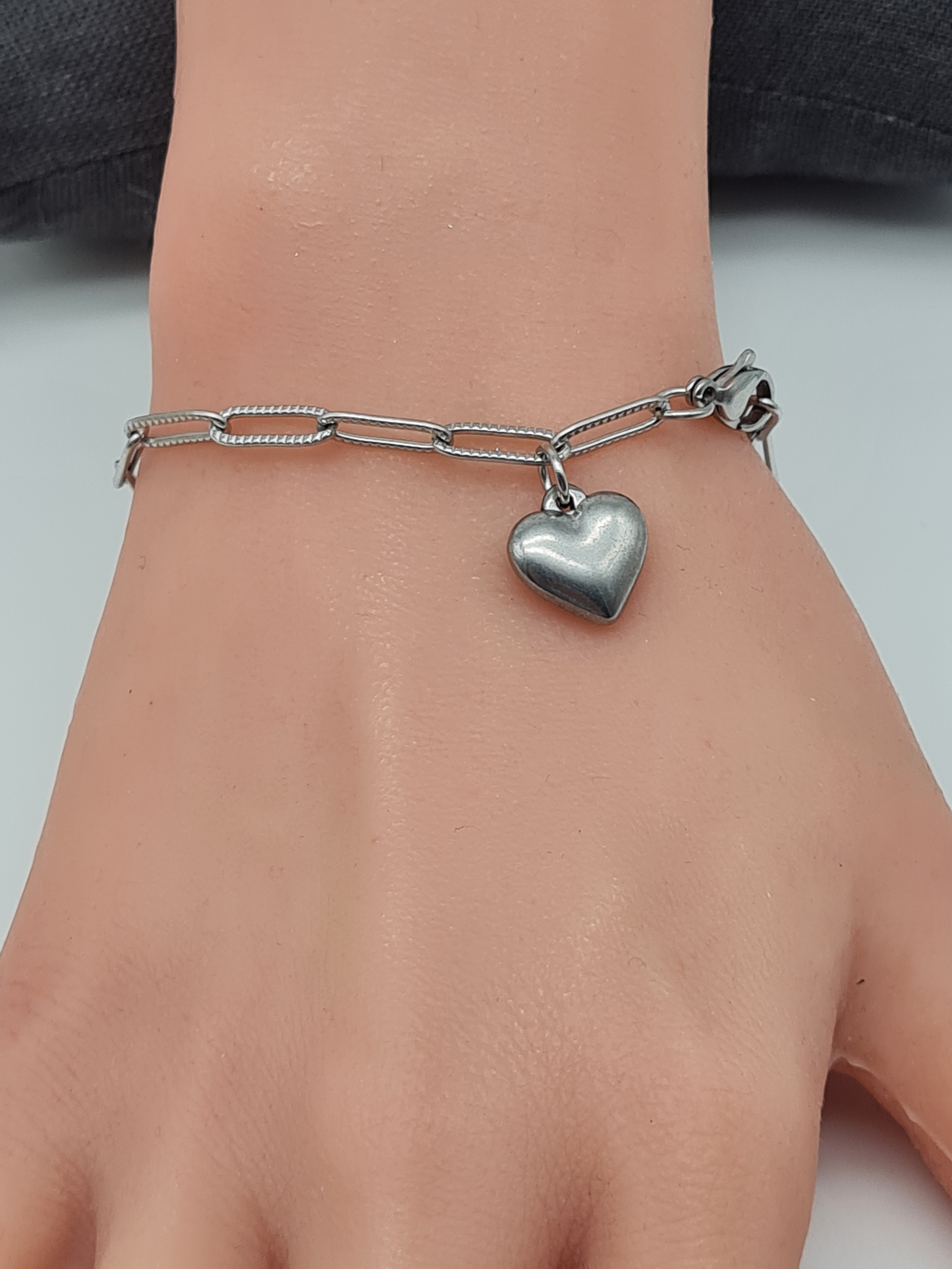 Cosmos Armband, feingliedrig mit Herz Anhänger in Silber- oder Goldfarben