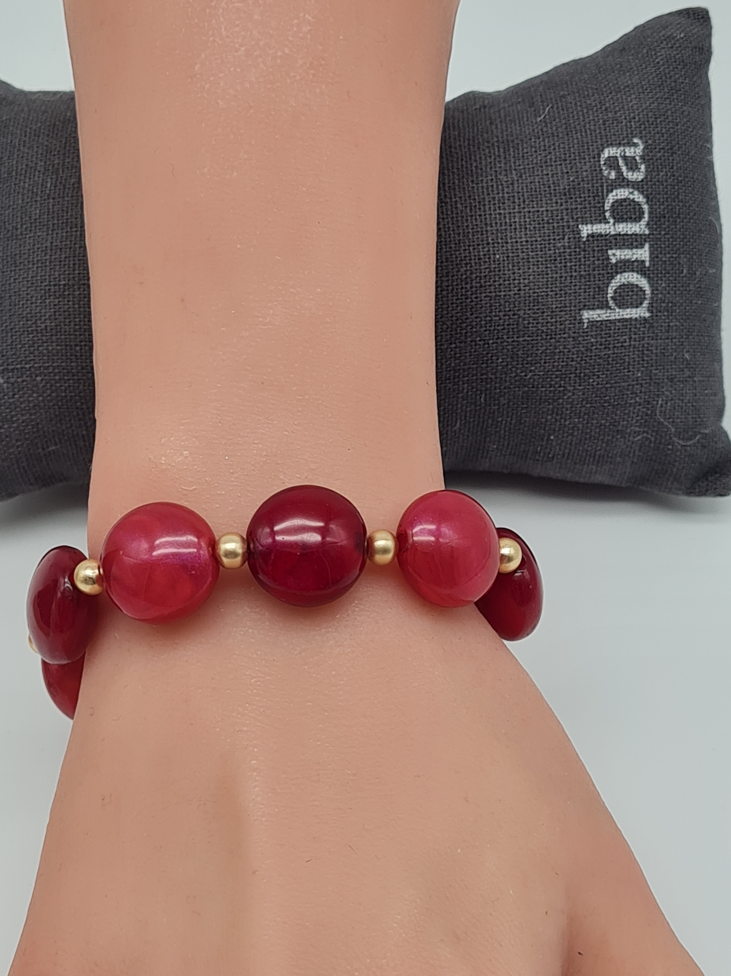 Biba elastisches Armband mit Resin Perlen in Rottöne
