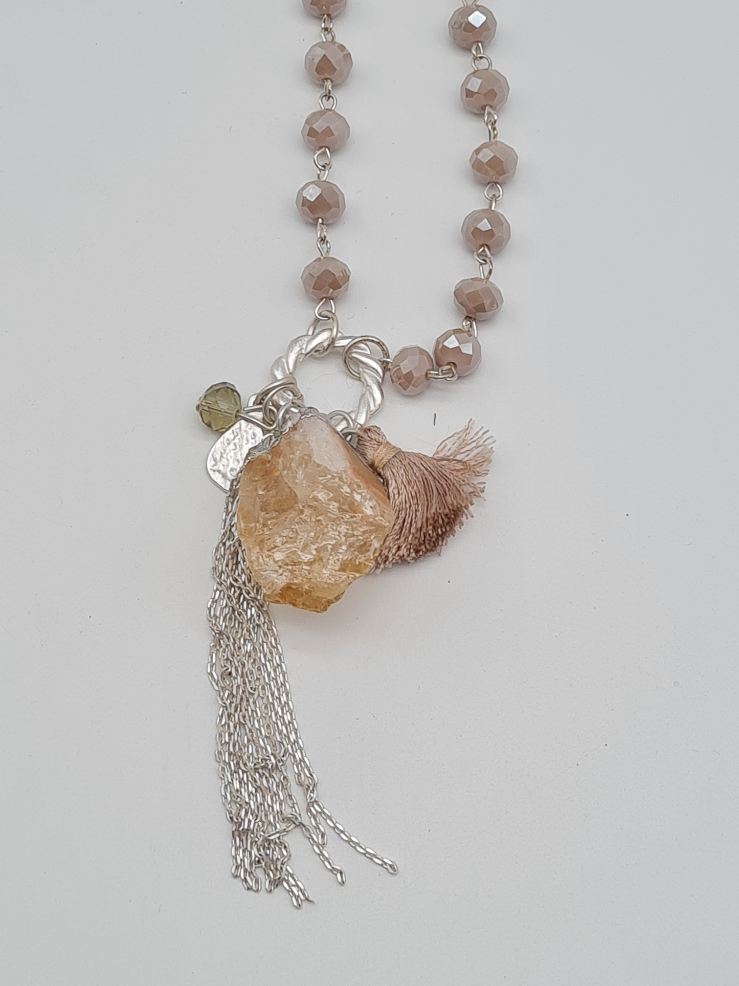 Biba Halskette mit Anhänger Naturstein in Rosa und Naturfarbe