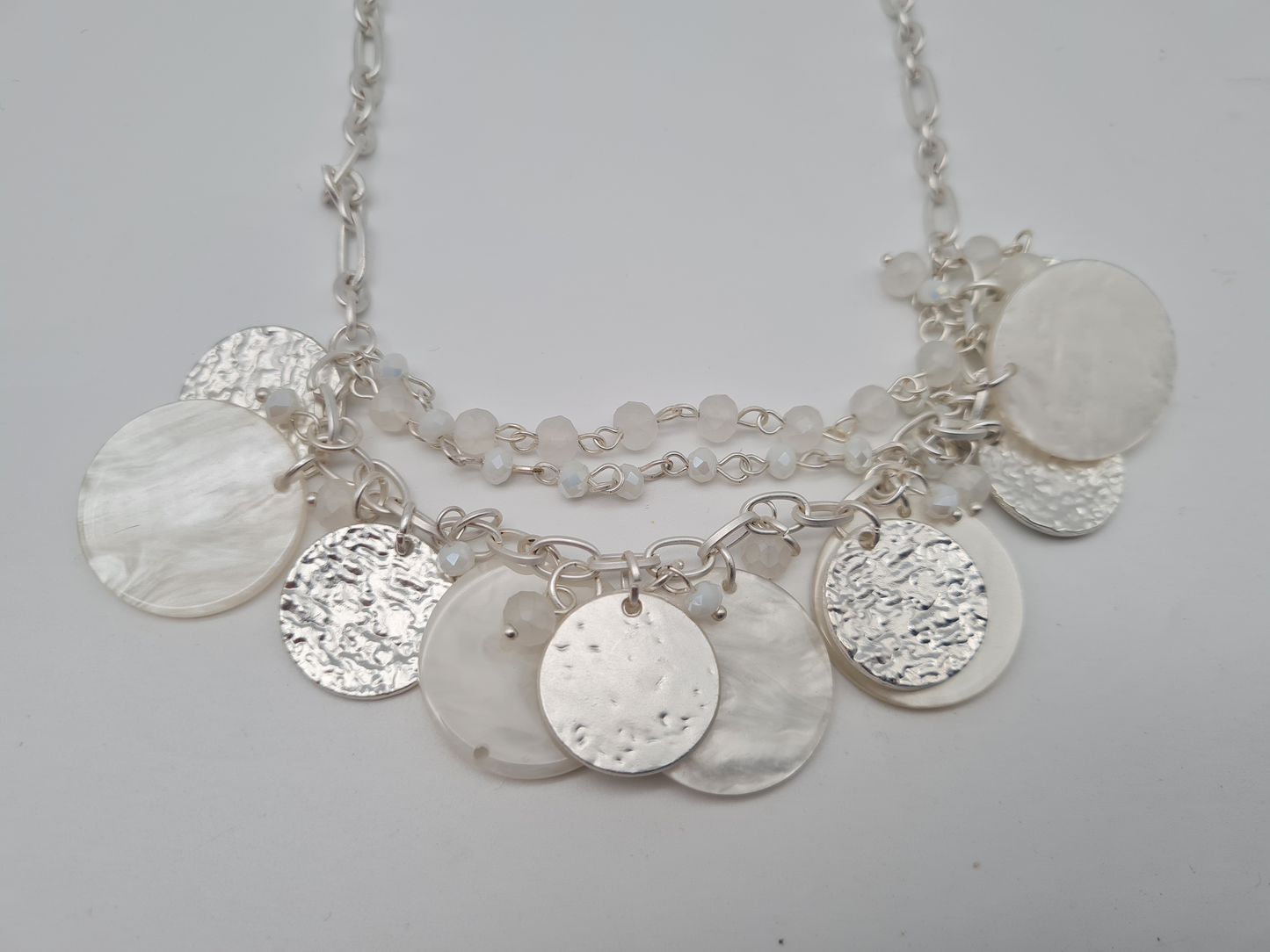 Biba Halskette Braun und Matt Silber mit kleine kette und Resin Perlen