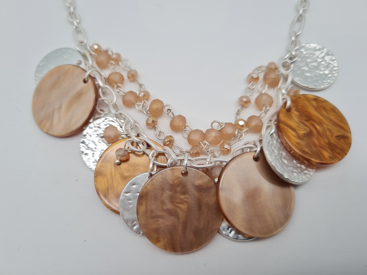 Biba Halskette Braun und Matt Silber mit kleine kette und Resin Perlen