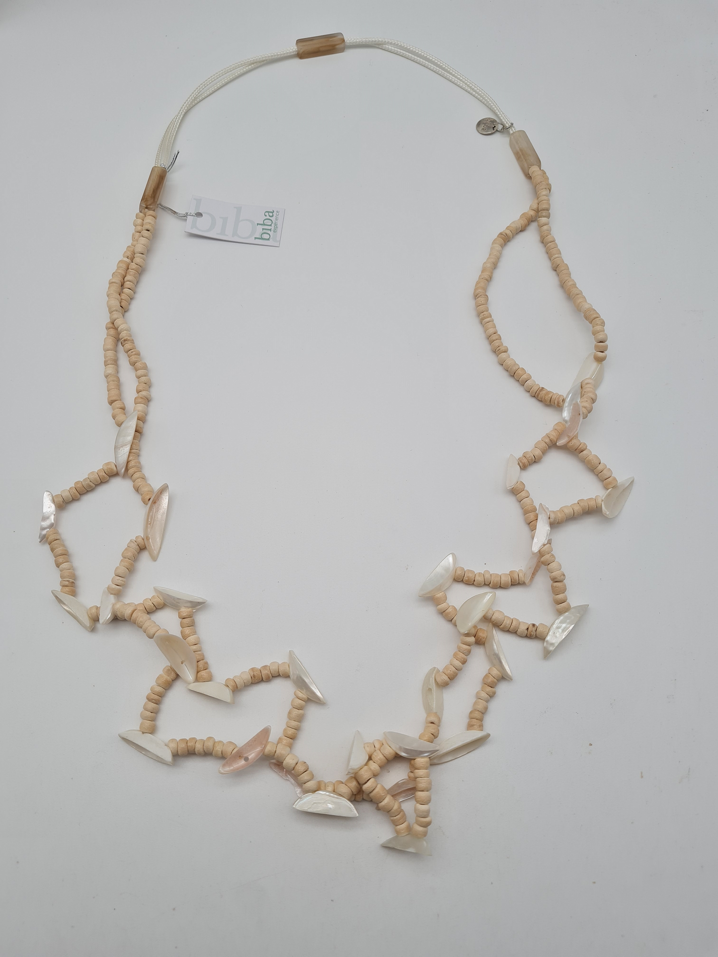 Biba Halskette Grau oder Beige mit Muscheln und Acrylperlen