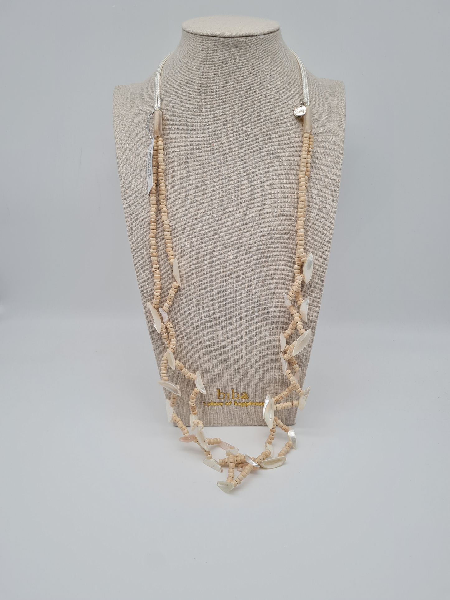 Biba Halskette Grau oder Beige mit Muscheln und Acrylperlen
