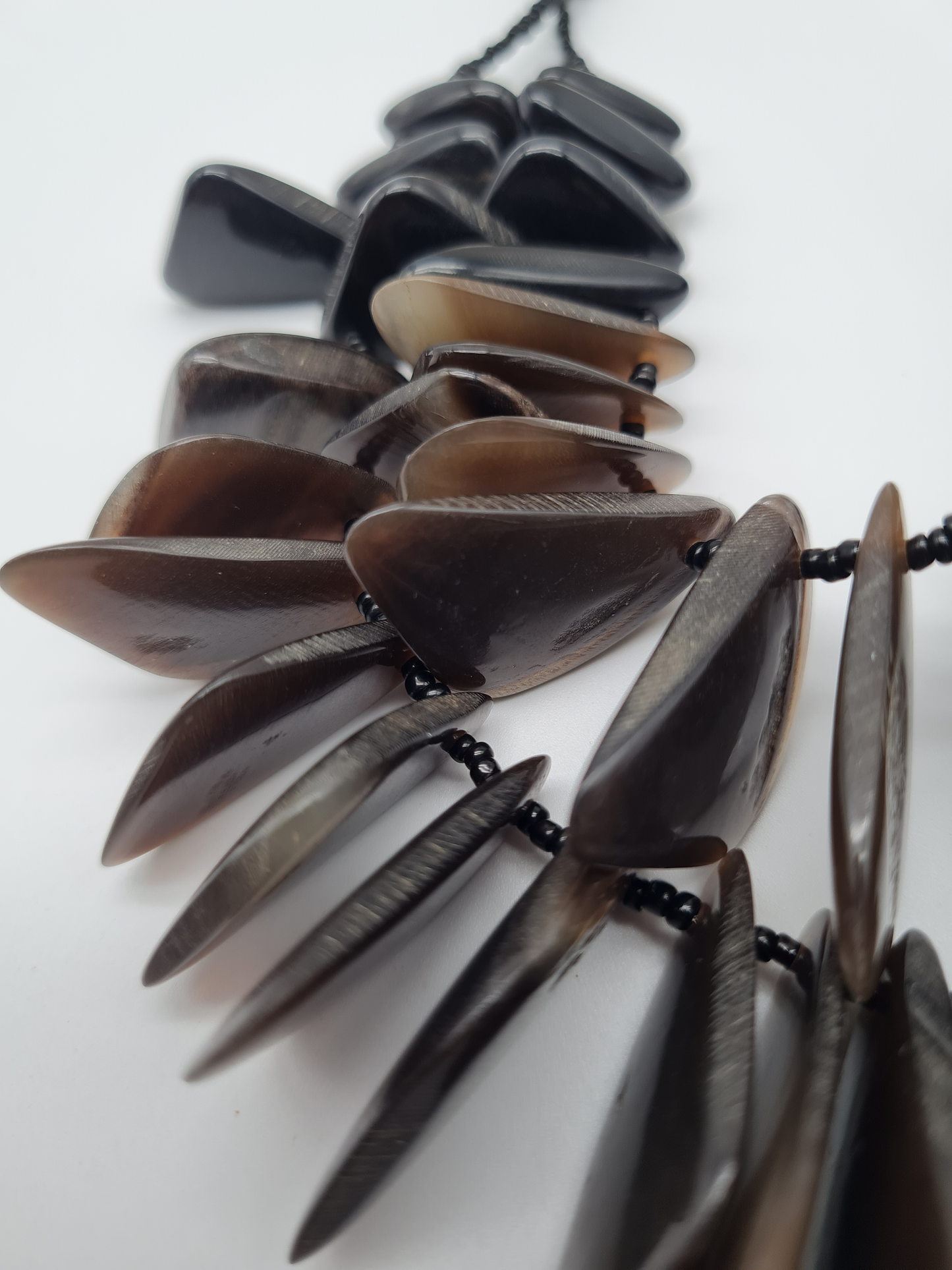 Biba Kurzhalskette Doppelkette mit Resin Steine mit Naturmuster