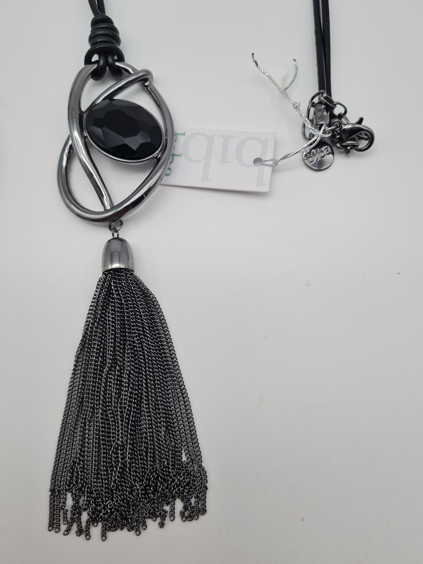 Biba Langkette aus Kunstleder mit Anhänger in Schwarz oder Silber mit Strass-Stein