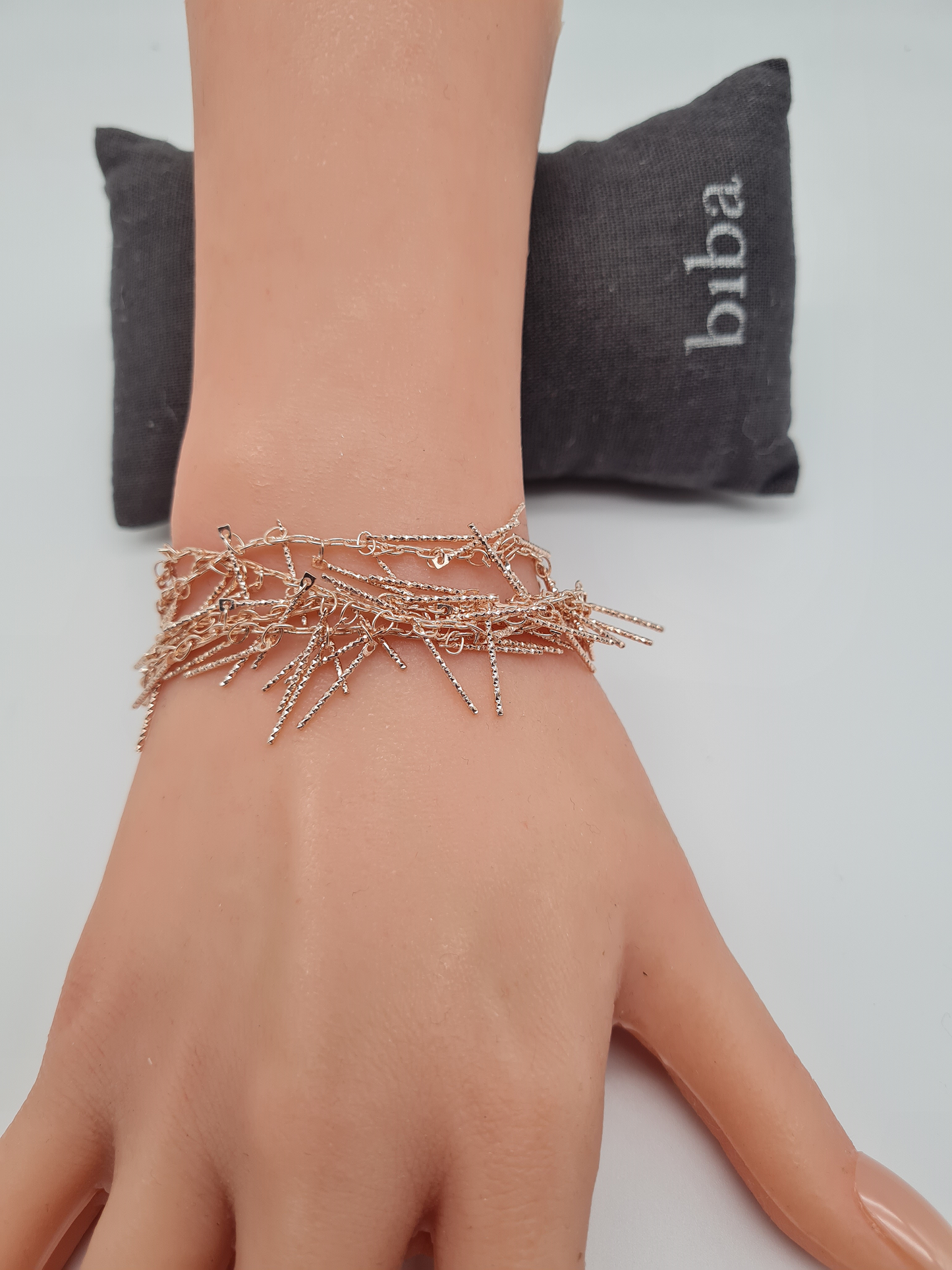 Biba Armband "Spikes" wie ein Charleston Kleid am Arm, in Roségold, Gun Metal oder Silberfarben (Kopie)