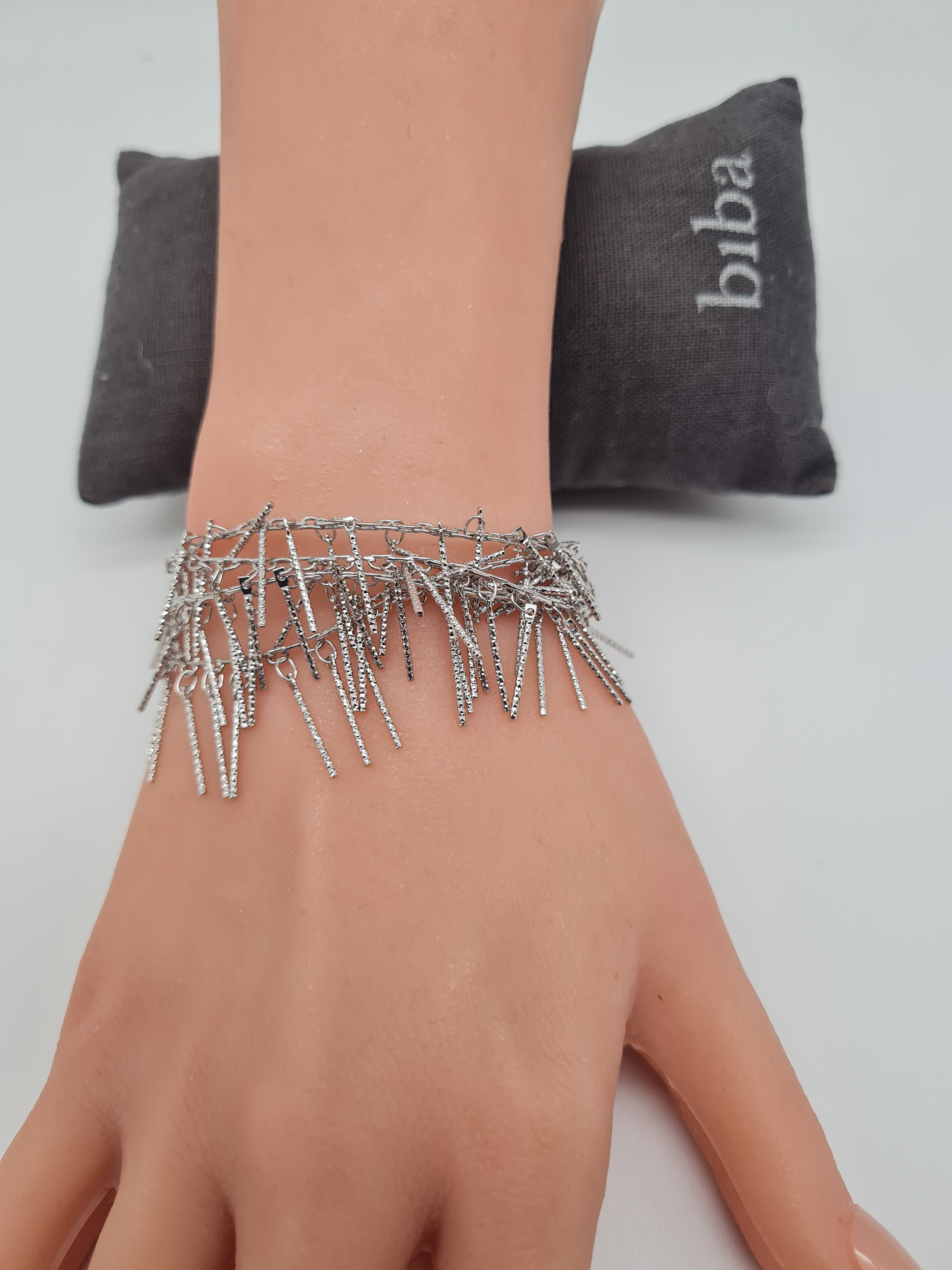 Biba Armband "Spikes" wie ein Charleston Kleid am Arm, in Roségold, Gun Metal oder Silberfarben (Kopie)