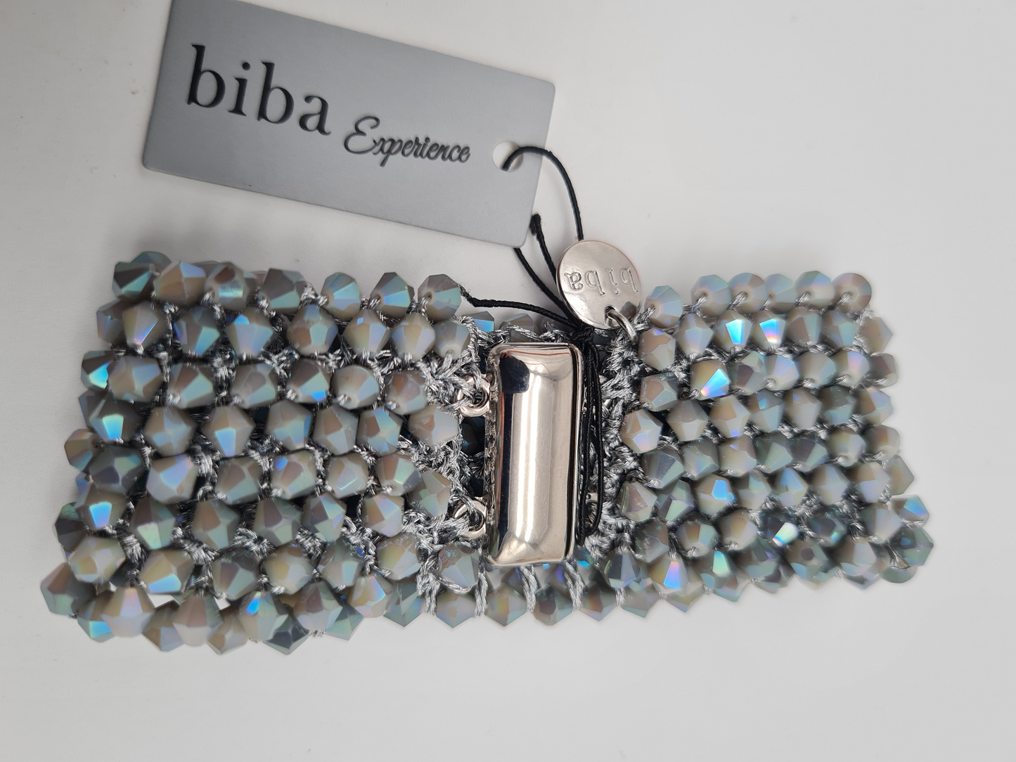 Biba Armband Manschette mit lilagrauer Steinbesatz, Magnetverschluss