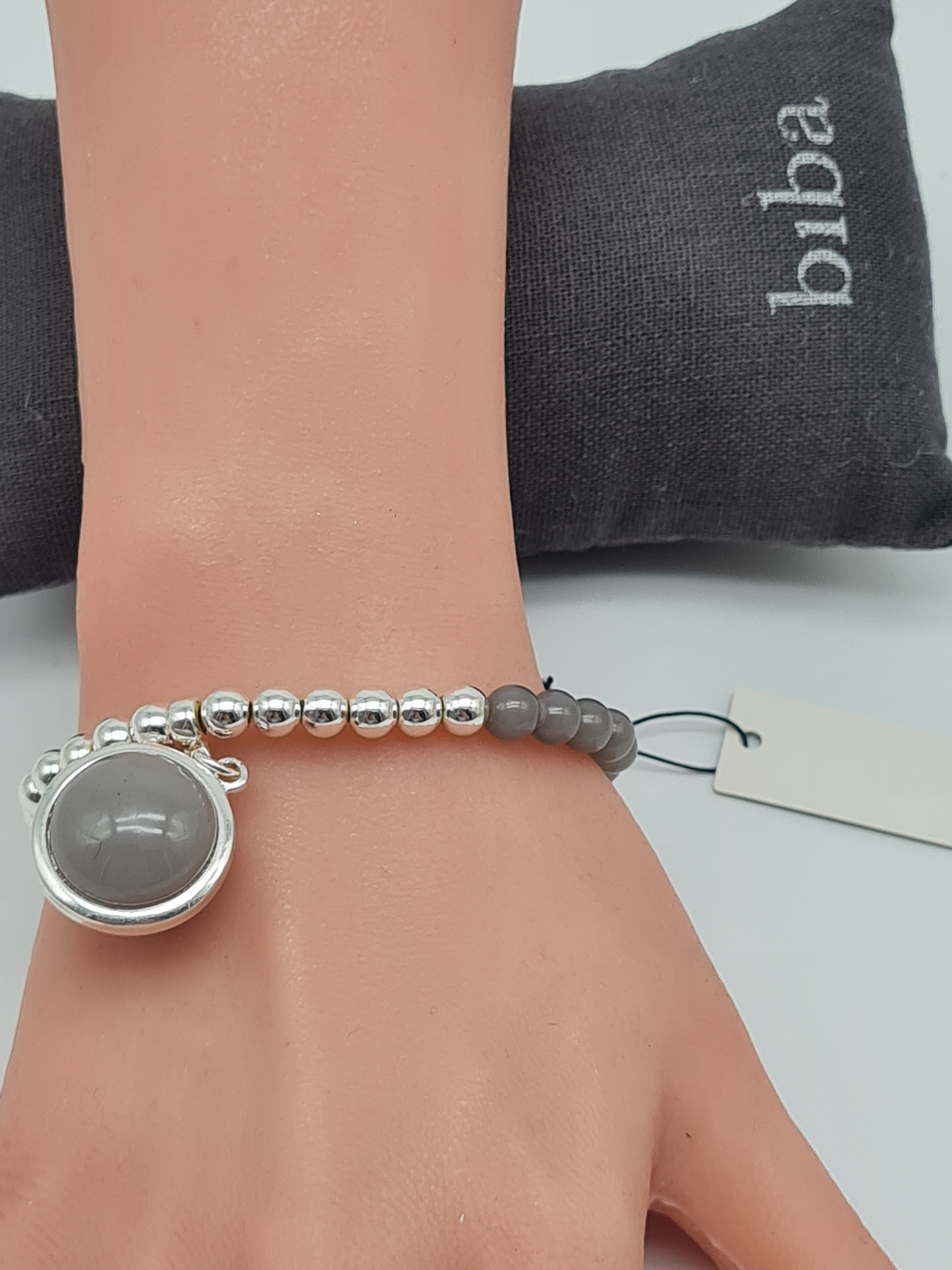 Biba Armband elastisch Filigran mit Anhänger Grau und Silberfarben, Elegant