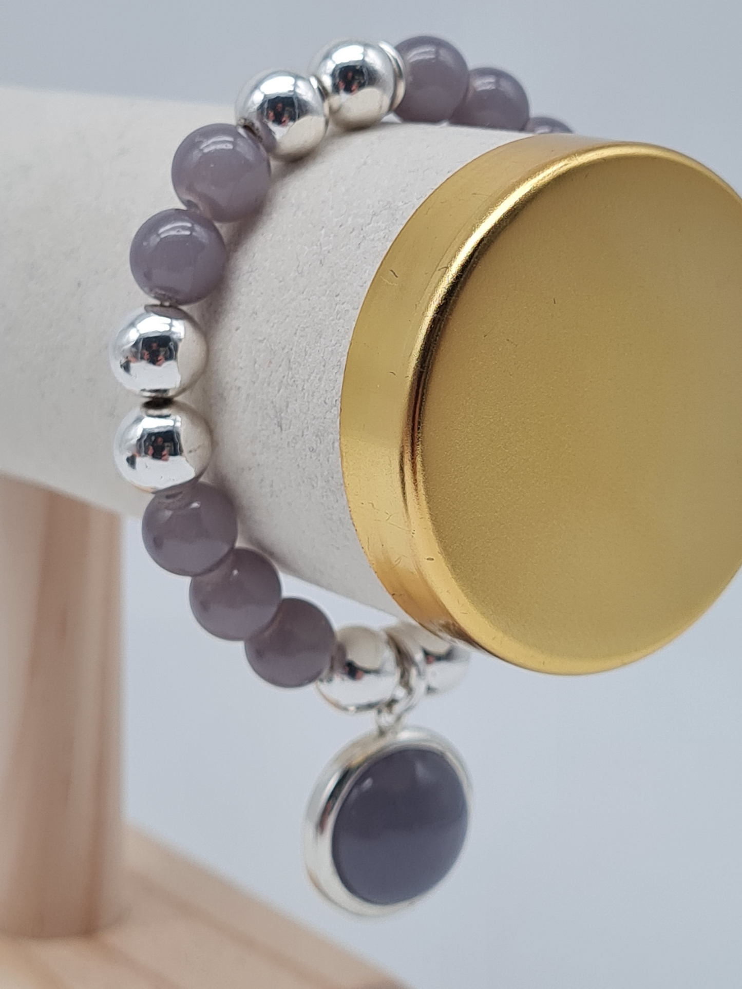 Biba Armband elastisch mit Anhänger Grau und Silberfarben, Elegant