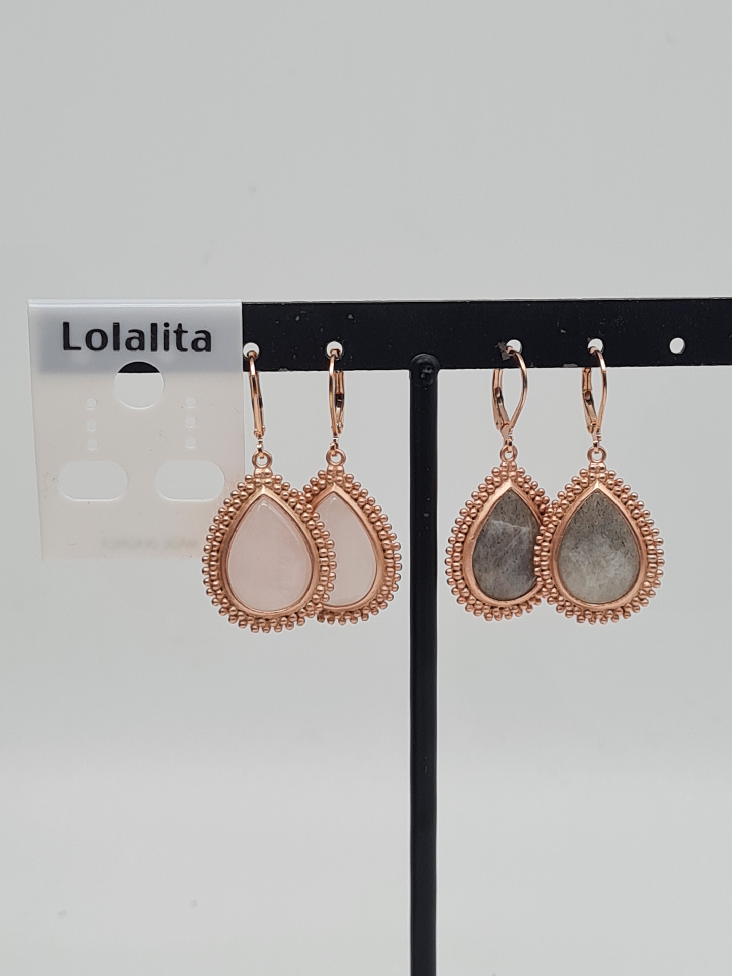 Biba Ohrhänger "Lolalita" Tropfenform mit Hellgrüner Oder Creme Naturstein