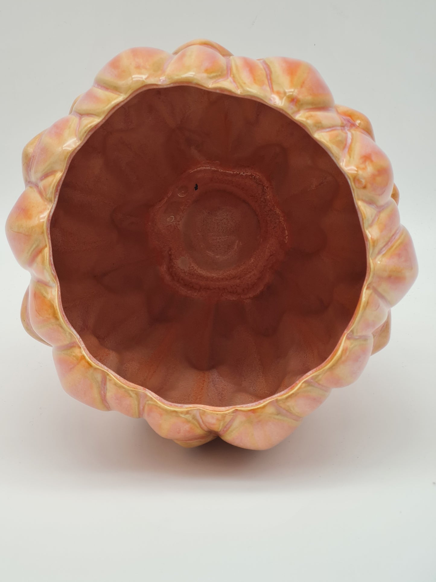 Traumhafte Vase im Schuppenmotiv in Altrosa von Scheulen
