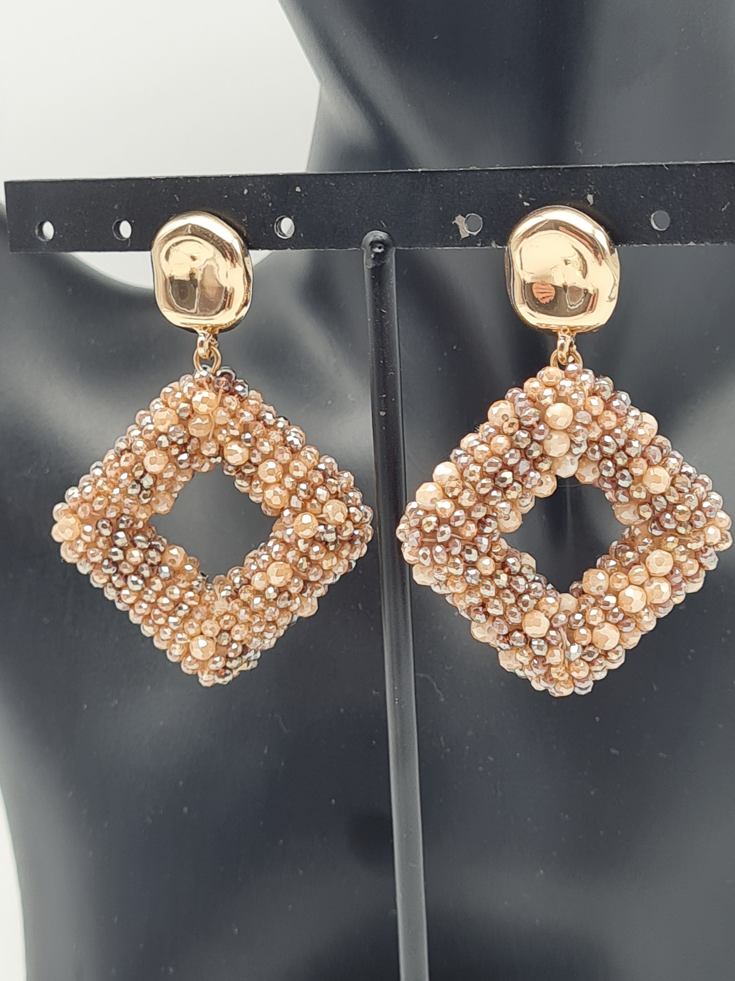 Wauw Ohrhänger Ohrringe Goldfarben Raute Beige Crystal Statement Nickelfrei