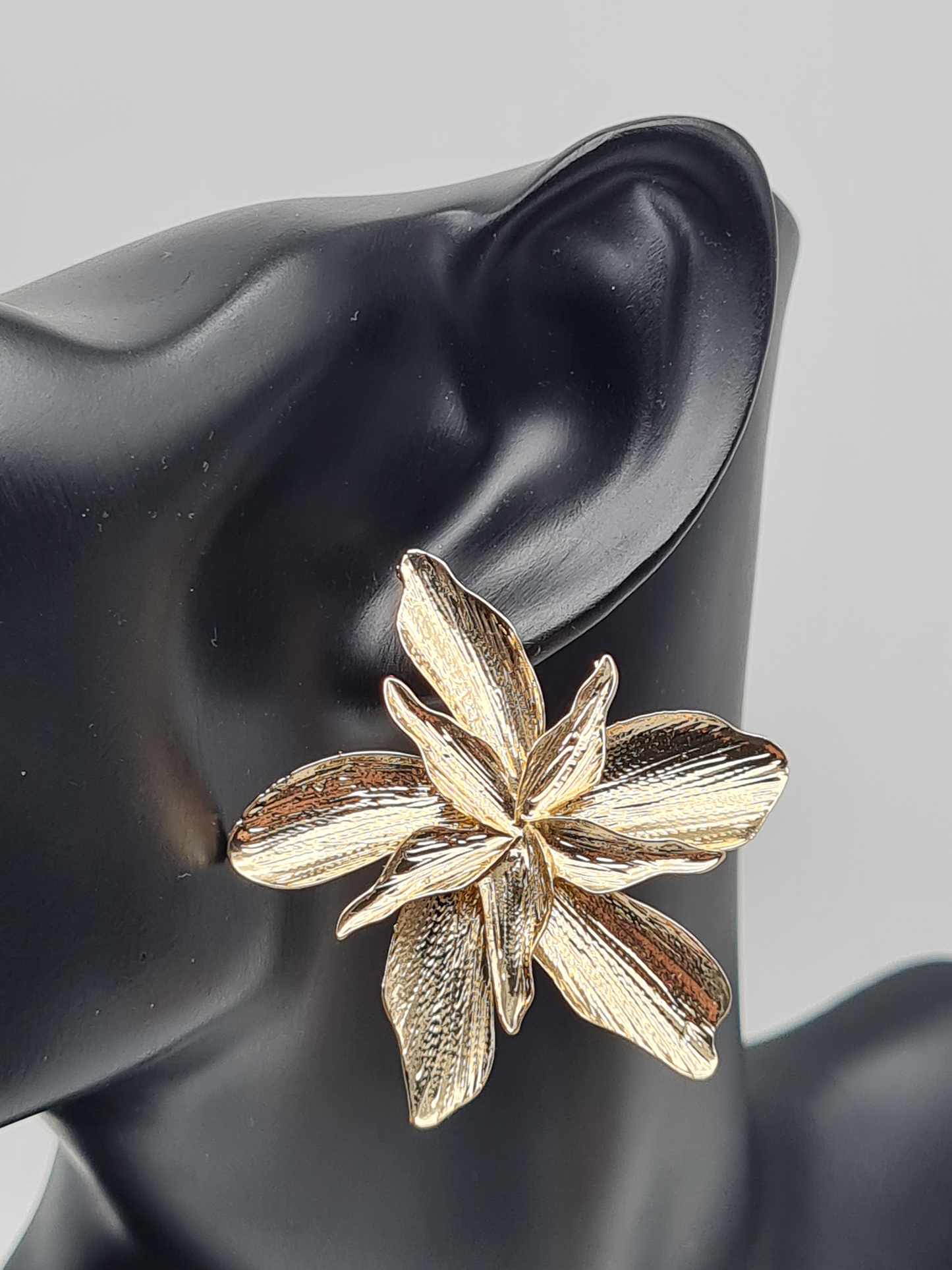 Yehwang Ohrstecker Goldfarben Vanille Blume nickelfrei elegant garten
