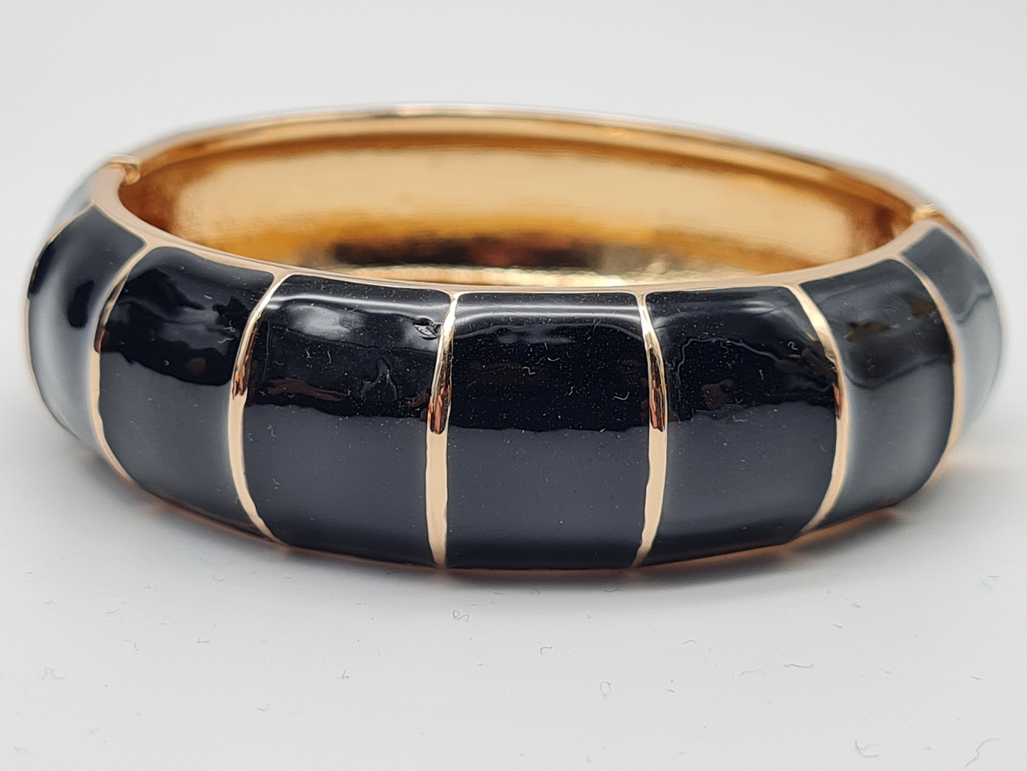 Yehwang Klapp-Armband Goldfarben Schwarz Weiß Blau Nickelfrei