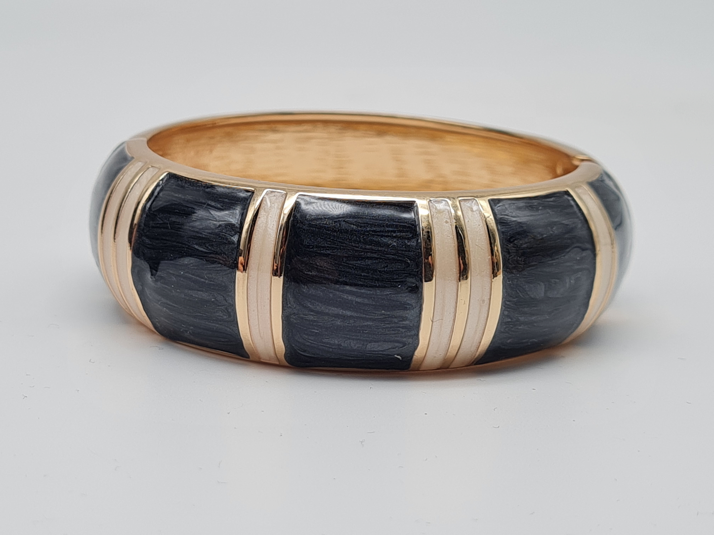 Yehwang Klapp-Armband Goldfarben Schwarz Weiß Blau Nickelfrei