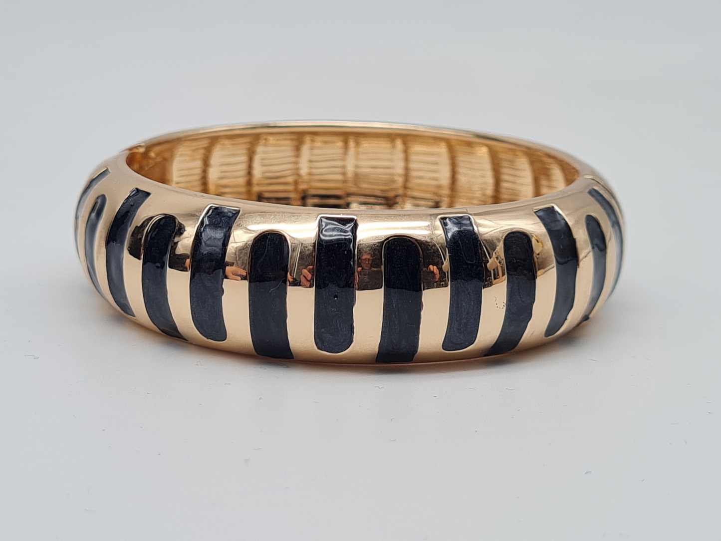 Yehwang Klapp-Armband Goldfarben Schwarz Weiß Blau Nickelfrei