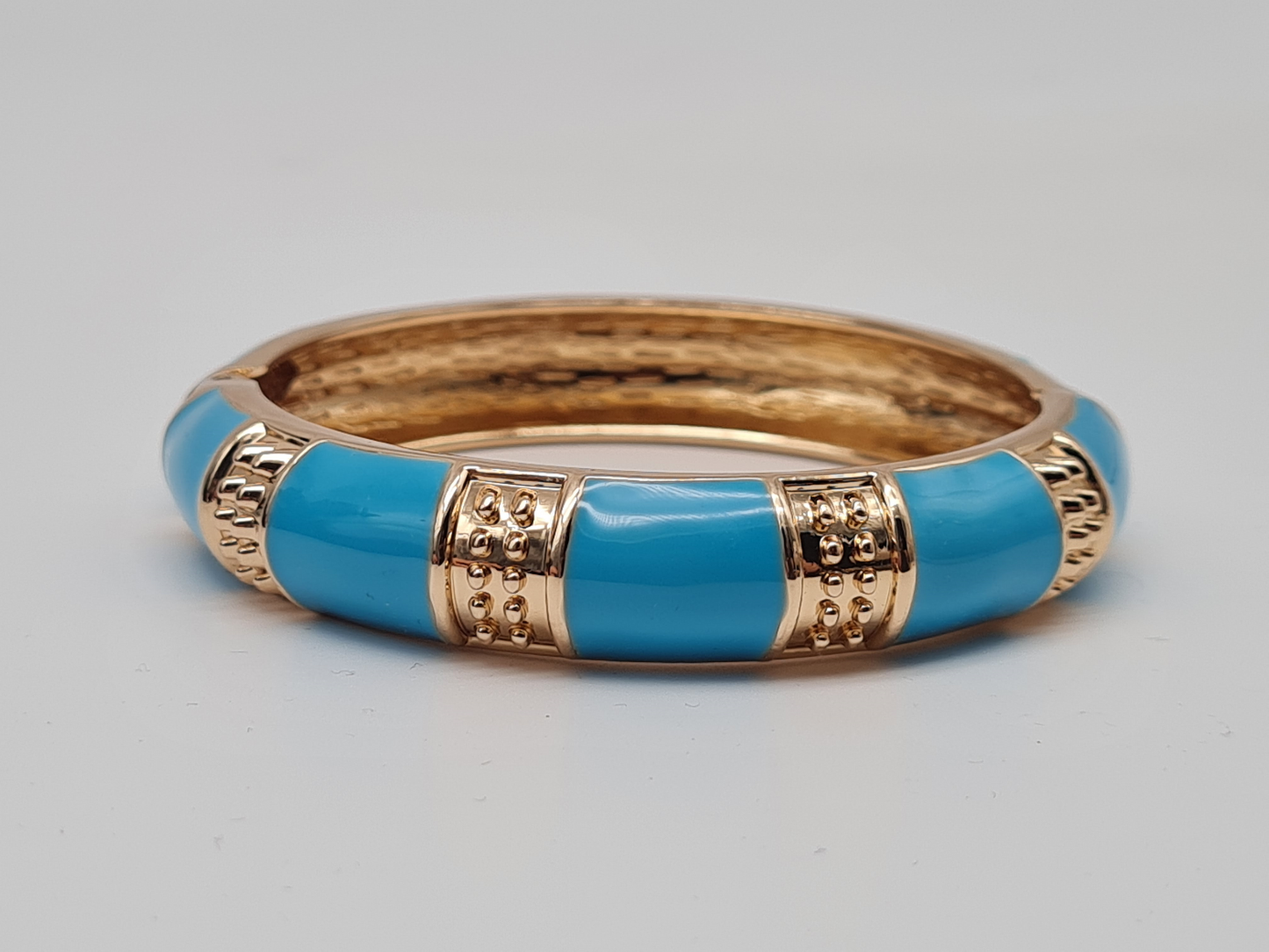 Yehwang Klapp-Armband Goldfarben Schwarz Weiß Blau Nickelfrei