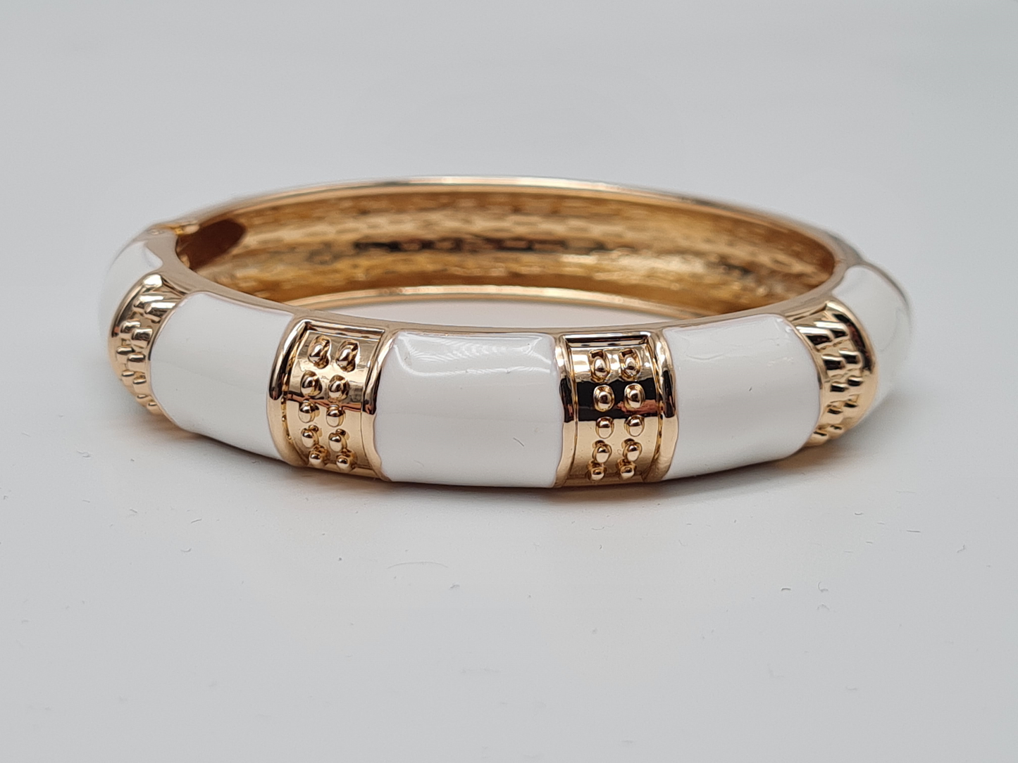 Yehwang Klapp-Armband Goldfarben Schwarz Weiß Blau Nickelfrei