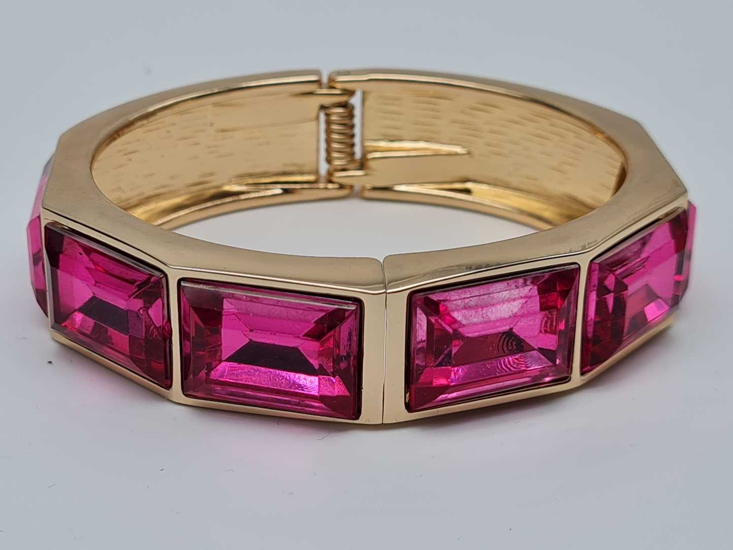 Dipped Shop Armbänd Goldfarben Pinker Straß Steinen Nickelfrei Statement