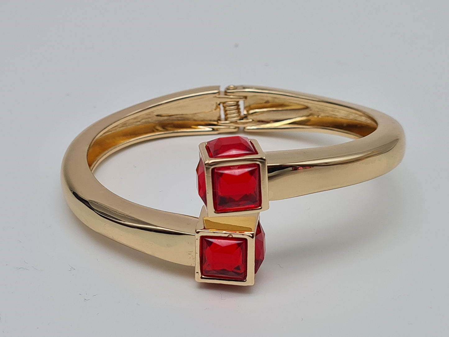 Dipped Shop Armbänd Goldfarben Roter Straß Steinen nickelfrei Klapp-Armband