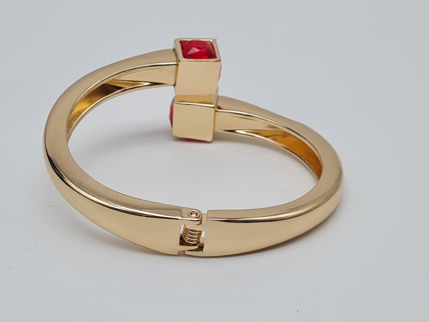Dipped Shop Armbänd Goldfarben Roter Straß Steinen nickelfrei Klapp-Armband