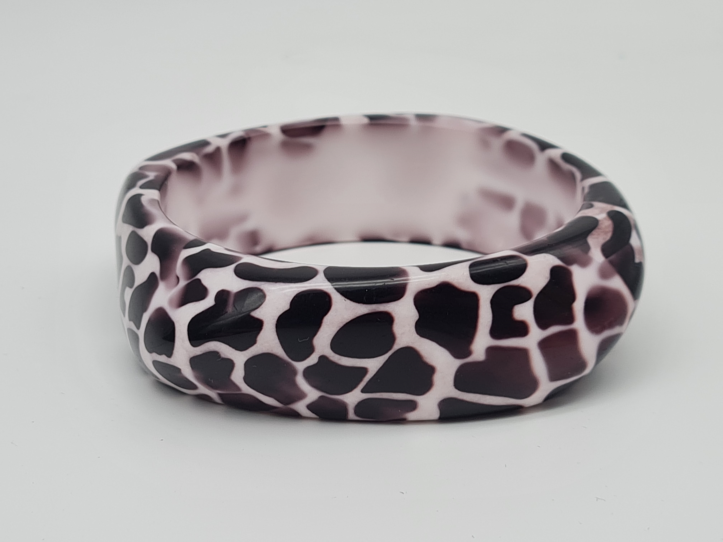 Cosmos Armreif Acryl Schwarz Weiß Black White Zebra Giraffe Trend 2025-2026