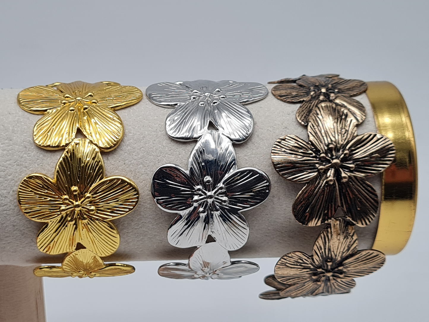 Cosmos Armreif mit Blumen motiv Goldfarben Silberfarben Bronze Nickelfrei