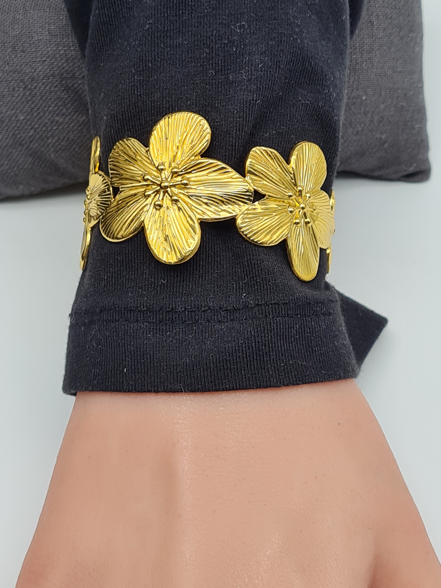 Cosmos Armreif mit Blumen motiv Goldfarben Silberfarben Bronze Nickelfrei