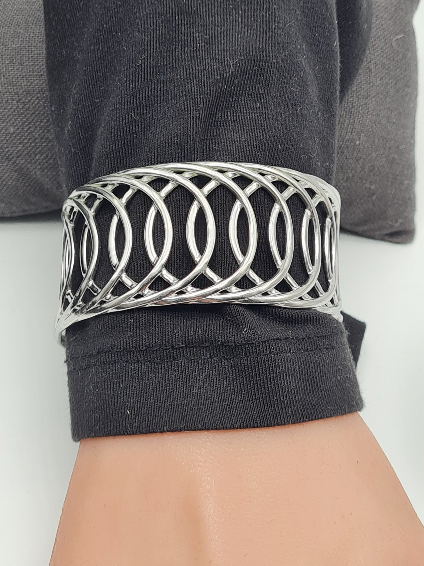 Cosmos Armreif in Silber oder Goldfarben mit Kreis Modern Trend Kombinierbar Nickelfrei