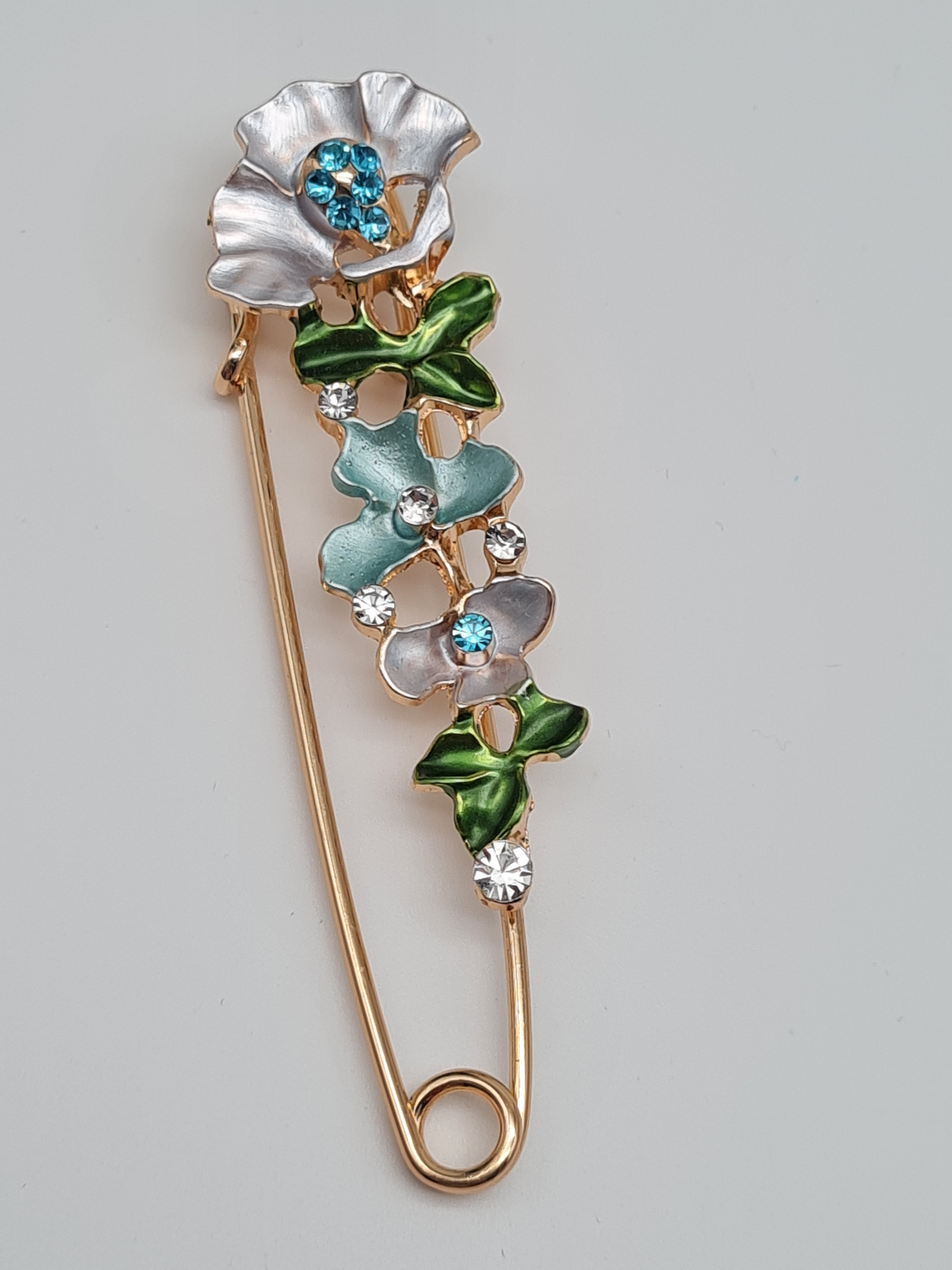 Brosche Anstecknadel blumen hellblau rosa krawatte kragen