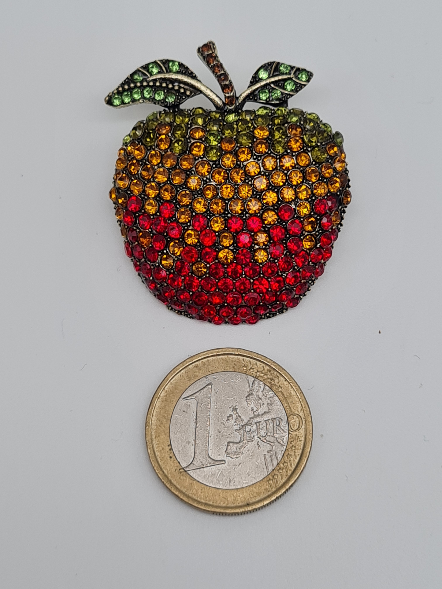 Brosche modeschmuck apfel trauben obst blatt ahorn beeren lila rot blau orange Herbst