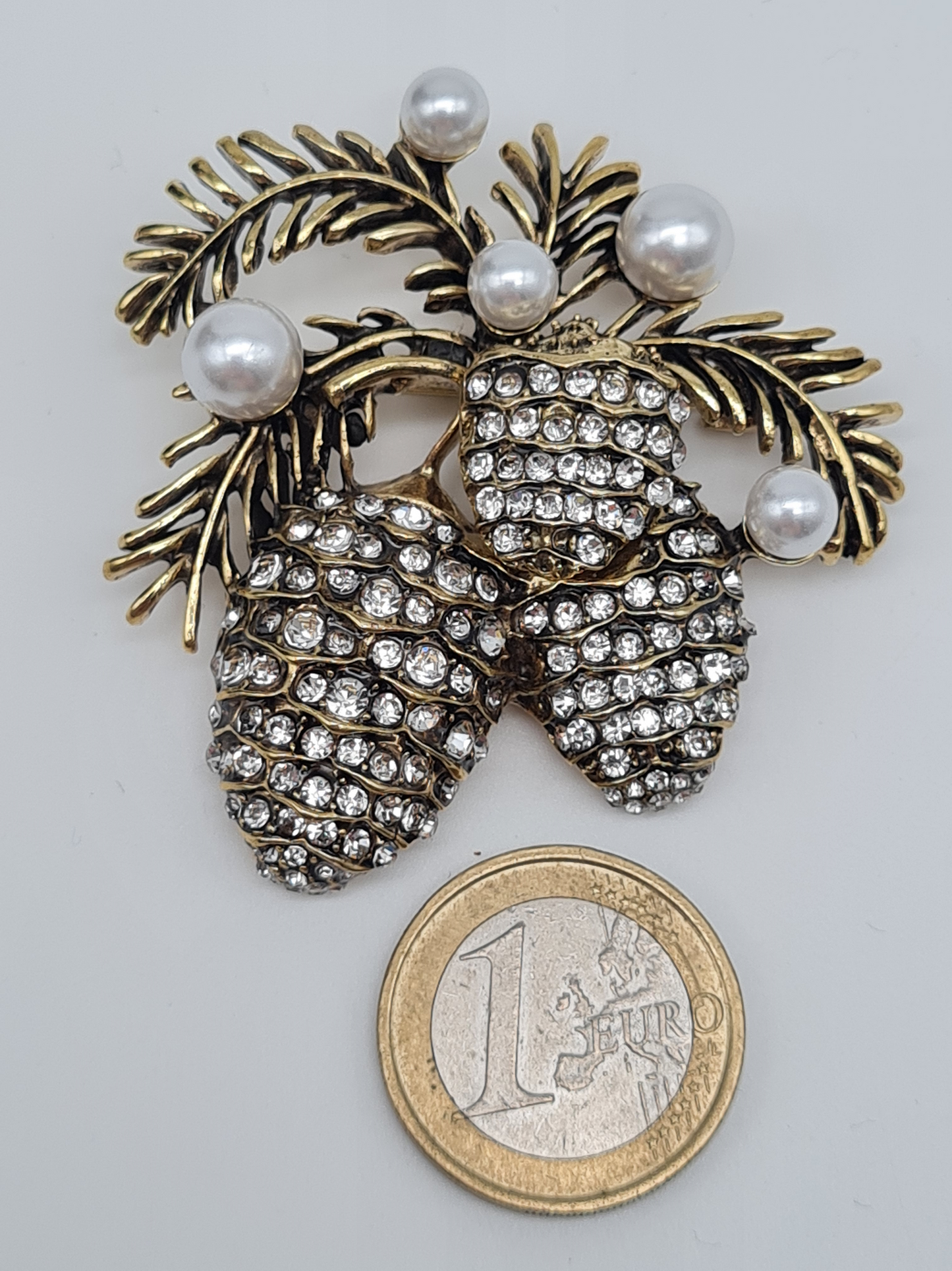 Brosche vintage brocante tannenzapfen silberfarben perlen gänseblümchen antik-look Modeschmuck