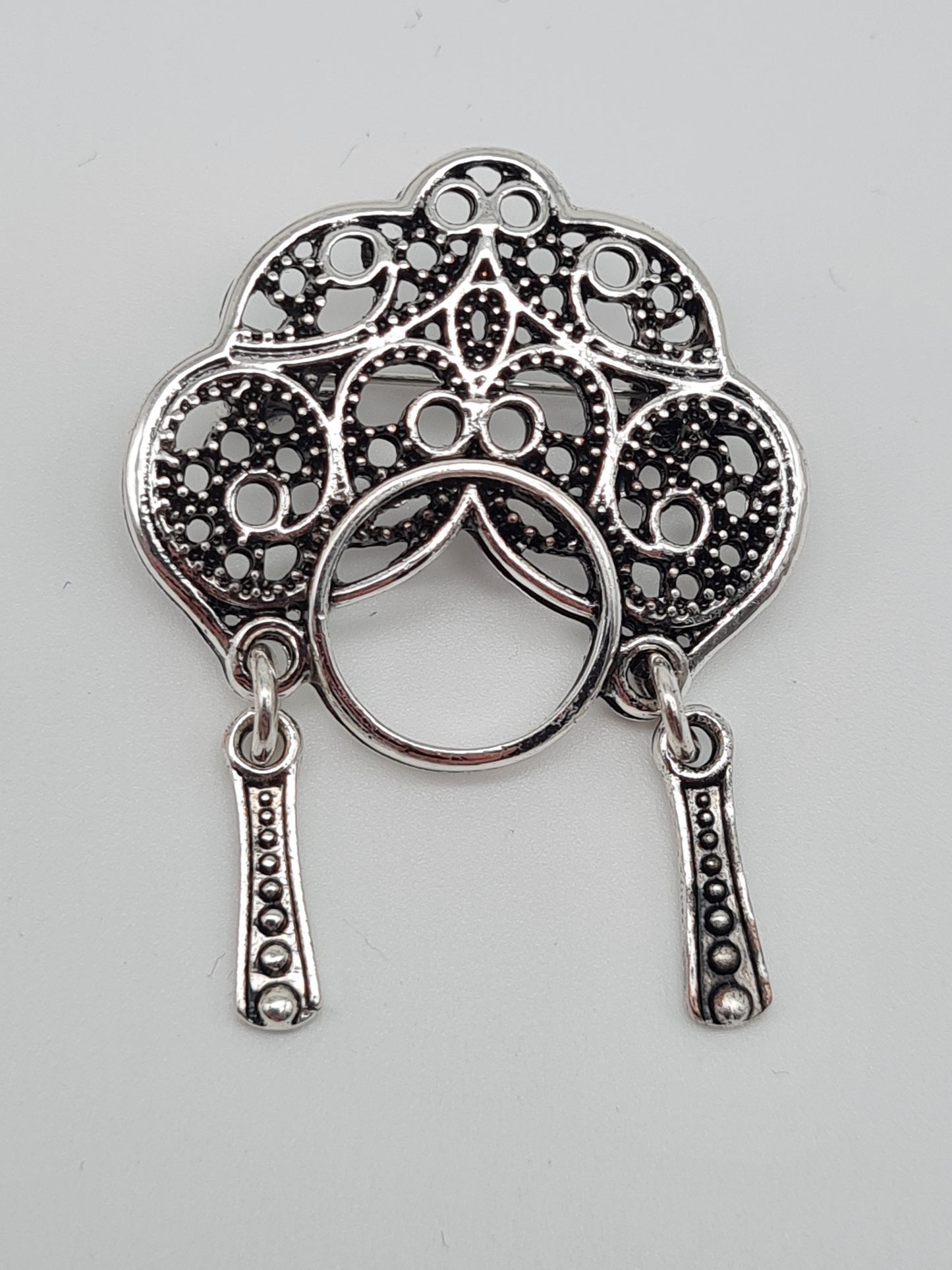 Brosche modeschmuck tracht kopfschmuck herz silberfarben schwarz Pinguin strass
