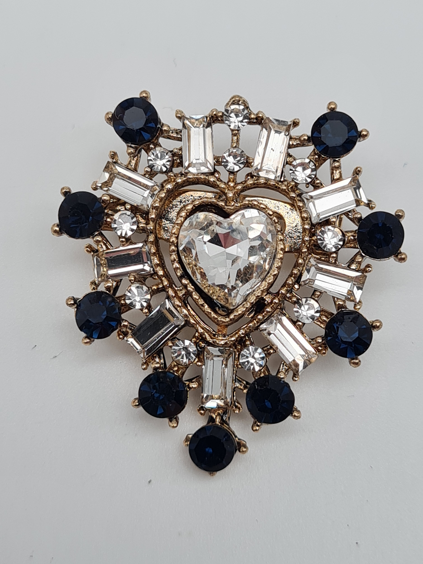 Brosche modeschmuck tracht kopfschmuck herz silberfarben schwarz Pinguin strass