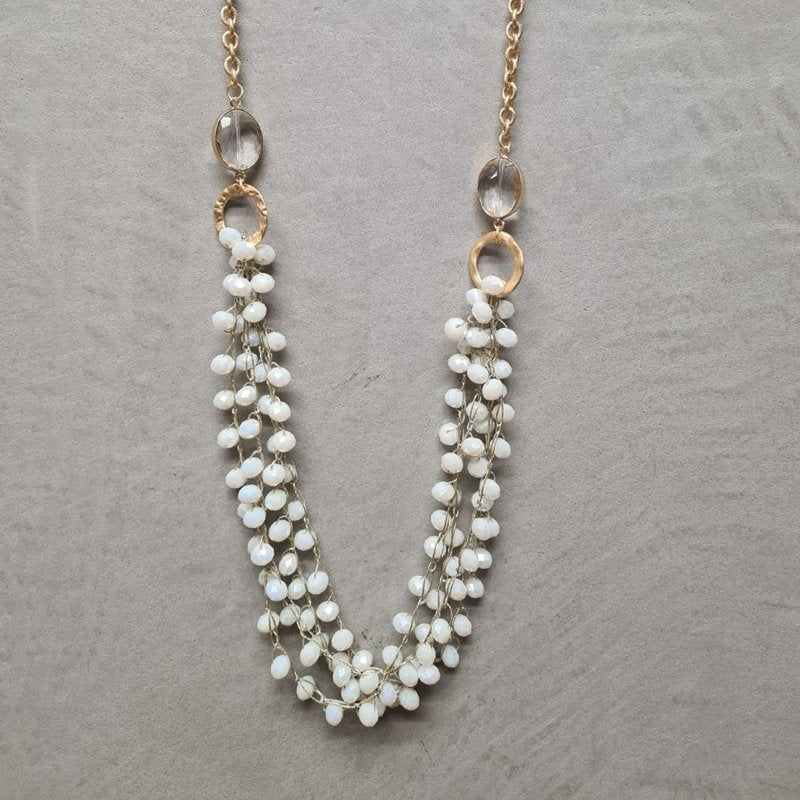 Biba Langhalskette Goldfarben mit Perlenanhänger in Creme-grau und Strassteinen