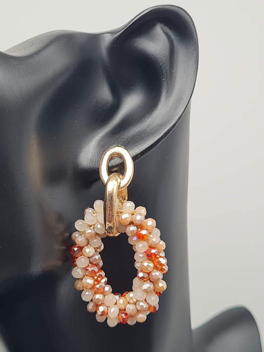 Michelle Bijou, Ohrringe,  Ohrhänger mit Anhänger aus Beige und Orange Glasperlchen