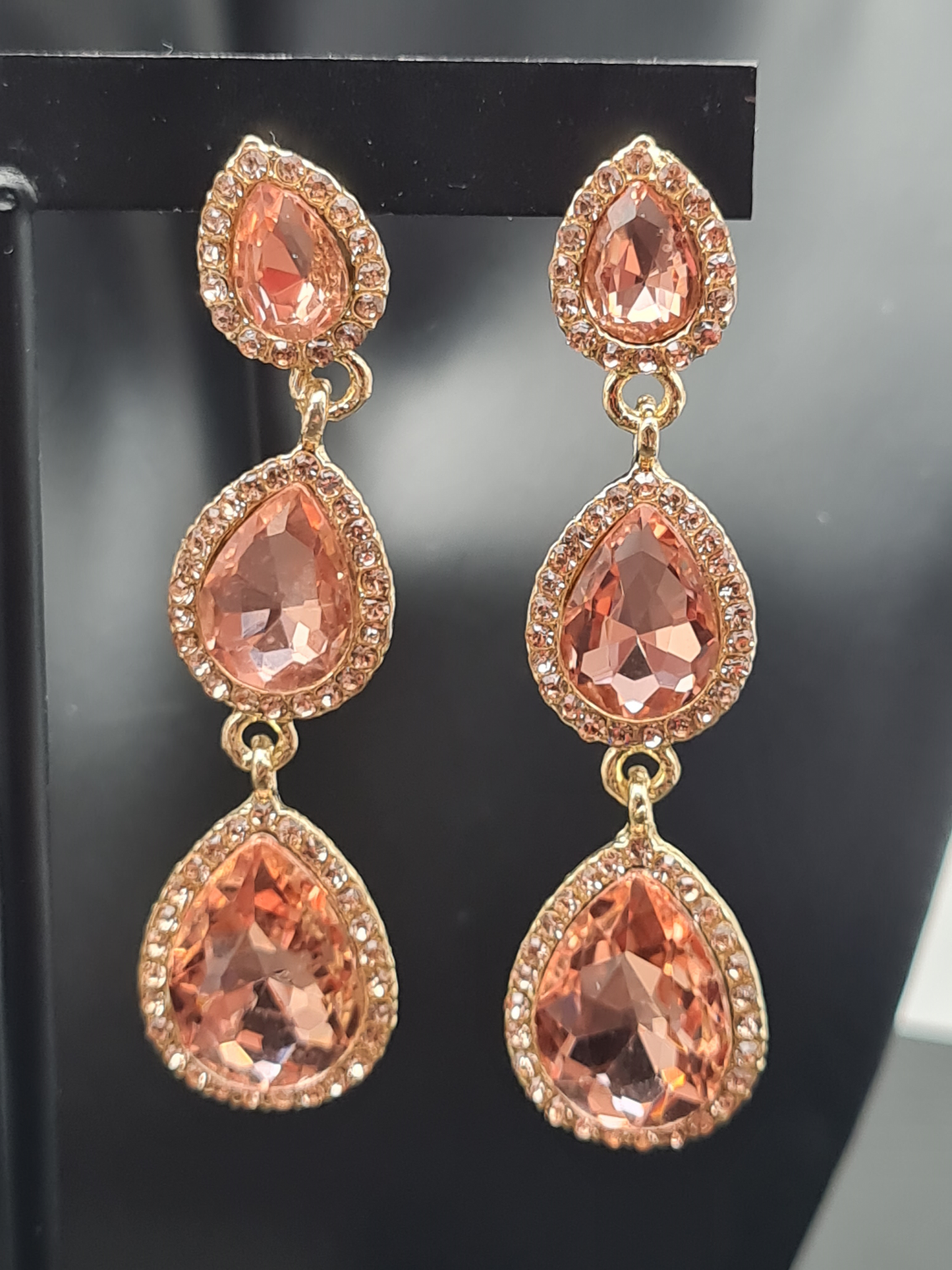 Michelle Bijou, Ohrringe,  Ohrhänger in Tropfenform, rosa oder silberfarben