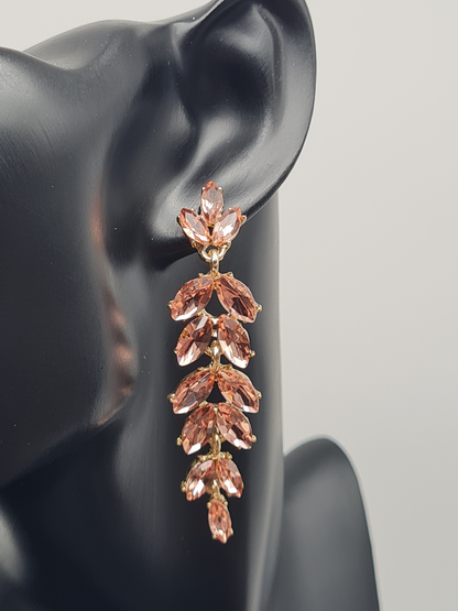 Michelle Bijou, Ohrringe,  Ohrhänger Tropfenform in Rosa oder Silberfarban