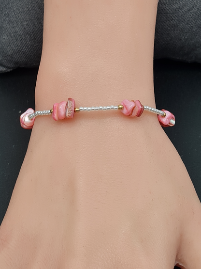 Michelle Bijou Leichtes Armband mit Natursteinenchen in verschiedene Farben